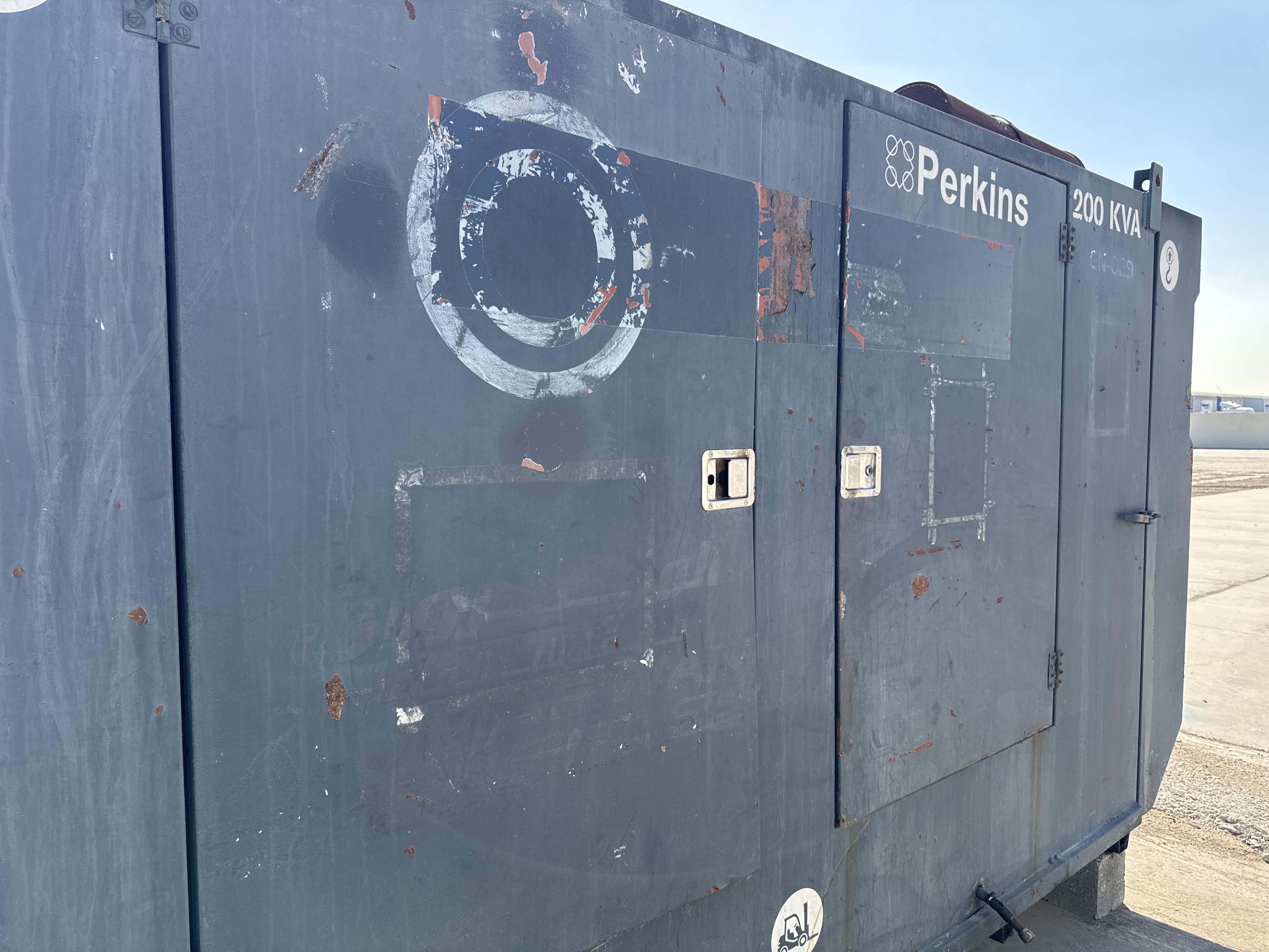 SGG-001-Perkins-200-KVA-Stationary-generators-inspection-Structure-Doors-2