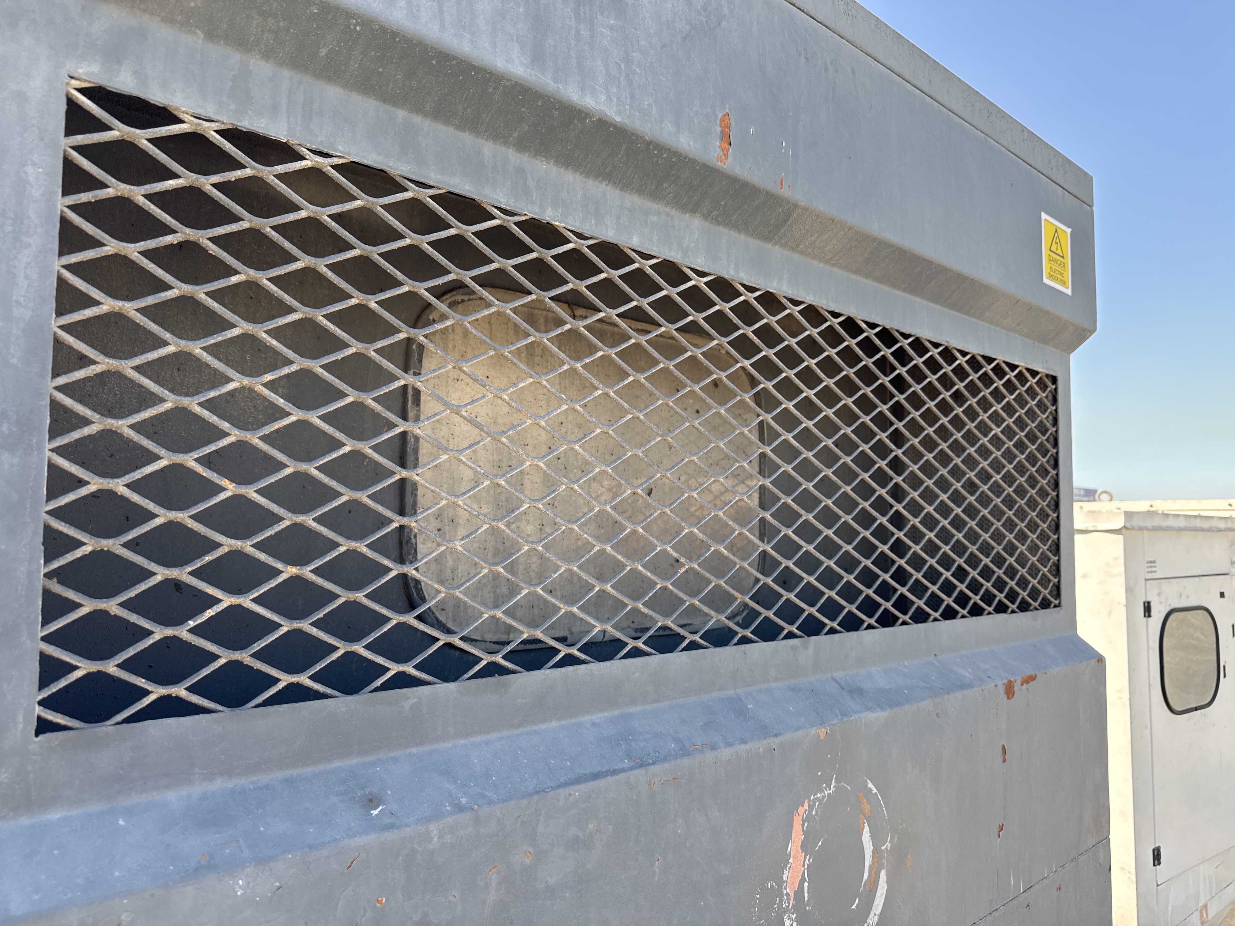 SGG-001-Perkins-200-KVA-Stationary-generators-inspection-Structure-Sheet-metal-(fiberglass)-2
