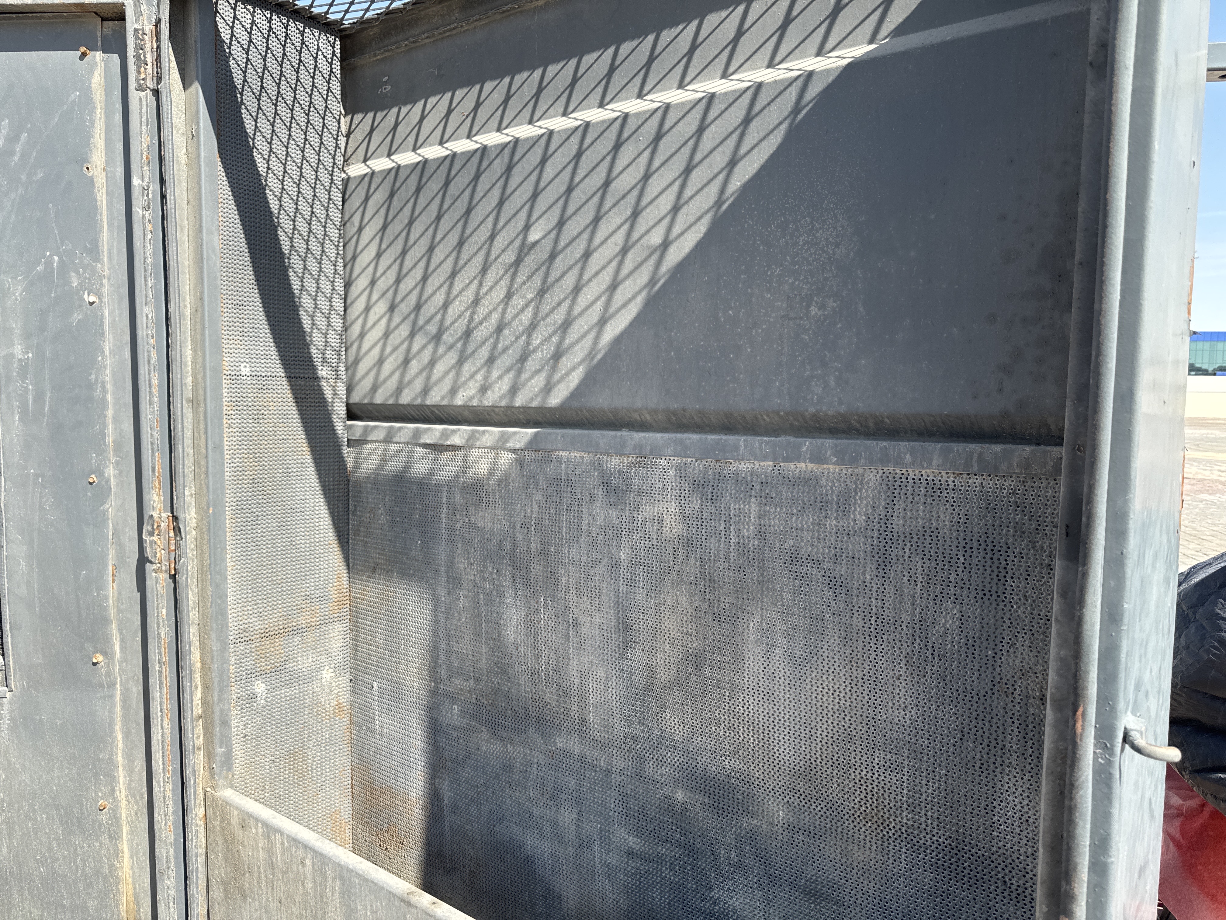 SGG-001-Perkins-200-KVA-Stationary-generators-inspection-Structure-Sheet-metal-(fiberglass)-2