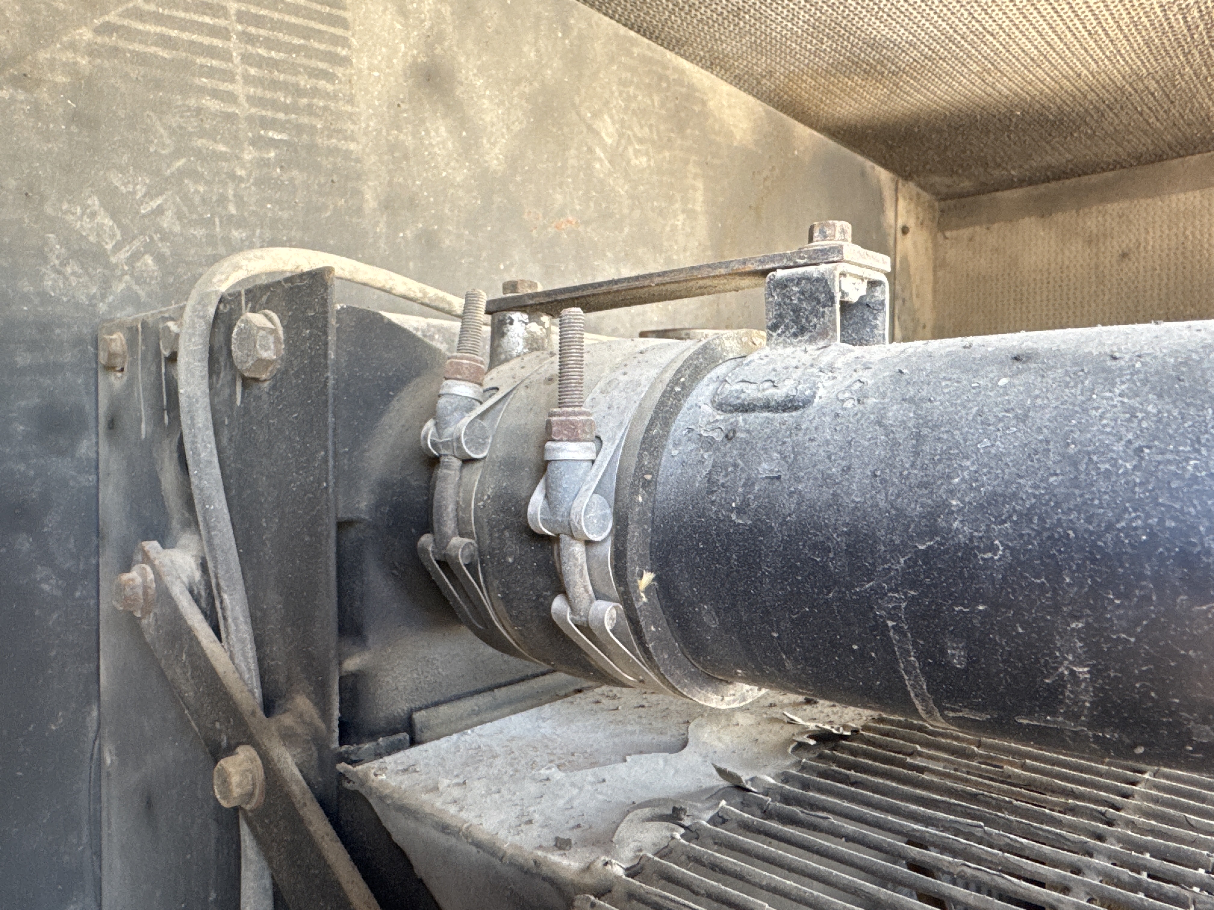 SGG-001-Perkins-200-KVA-Stationary-generators-inspection-Engine-Air-intake-system-2