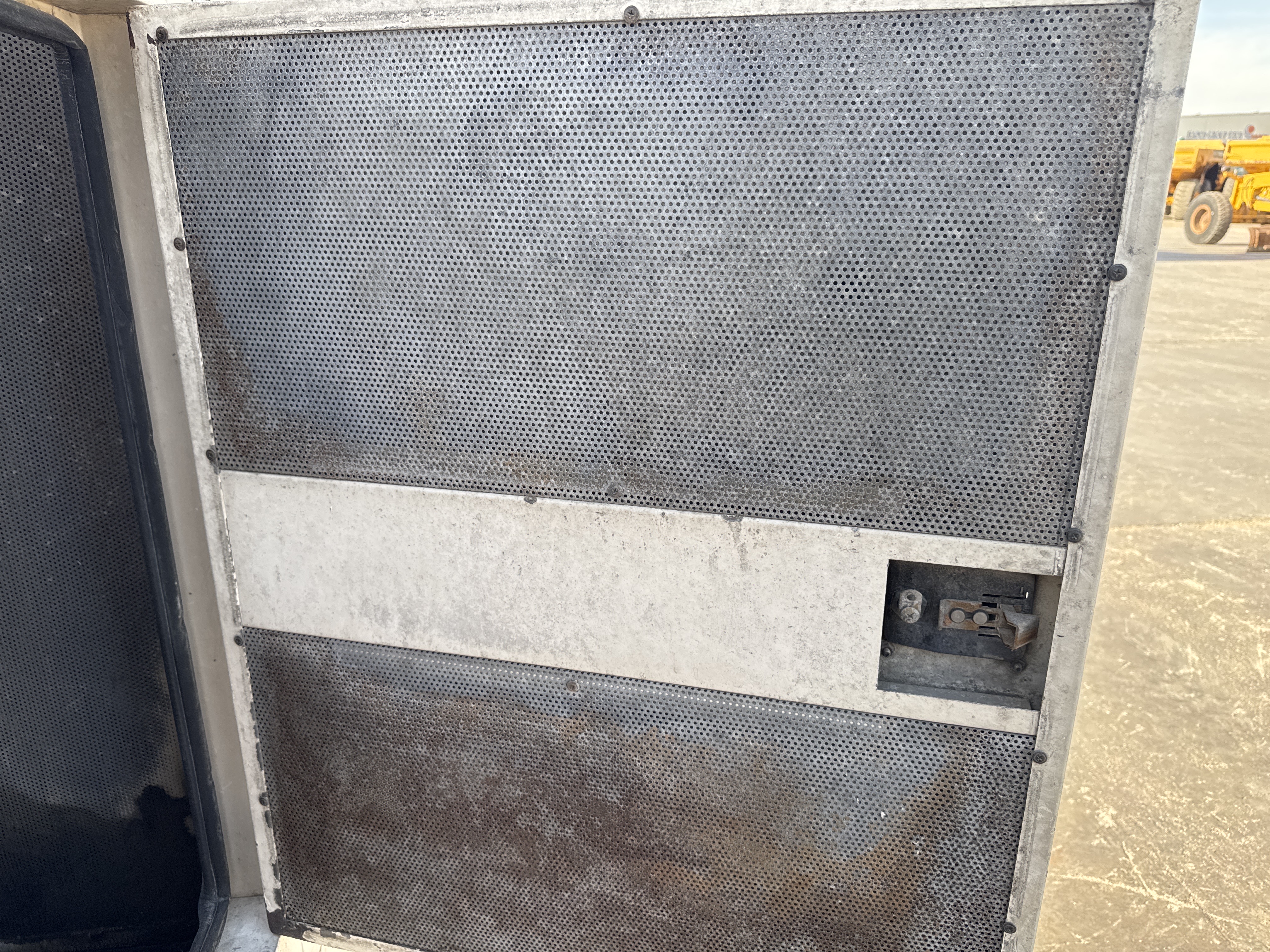 SGG-002-Perkins-100-KVA-Stationary-generators-inspection-Structure-Sheet-metal-(fiberglass)-2