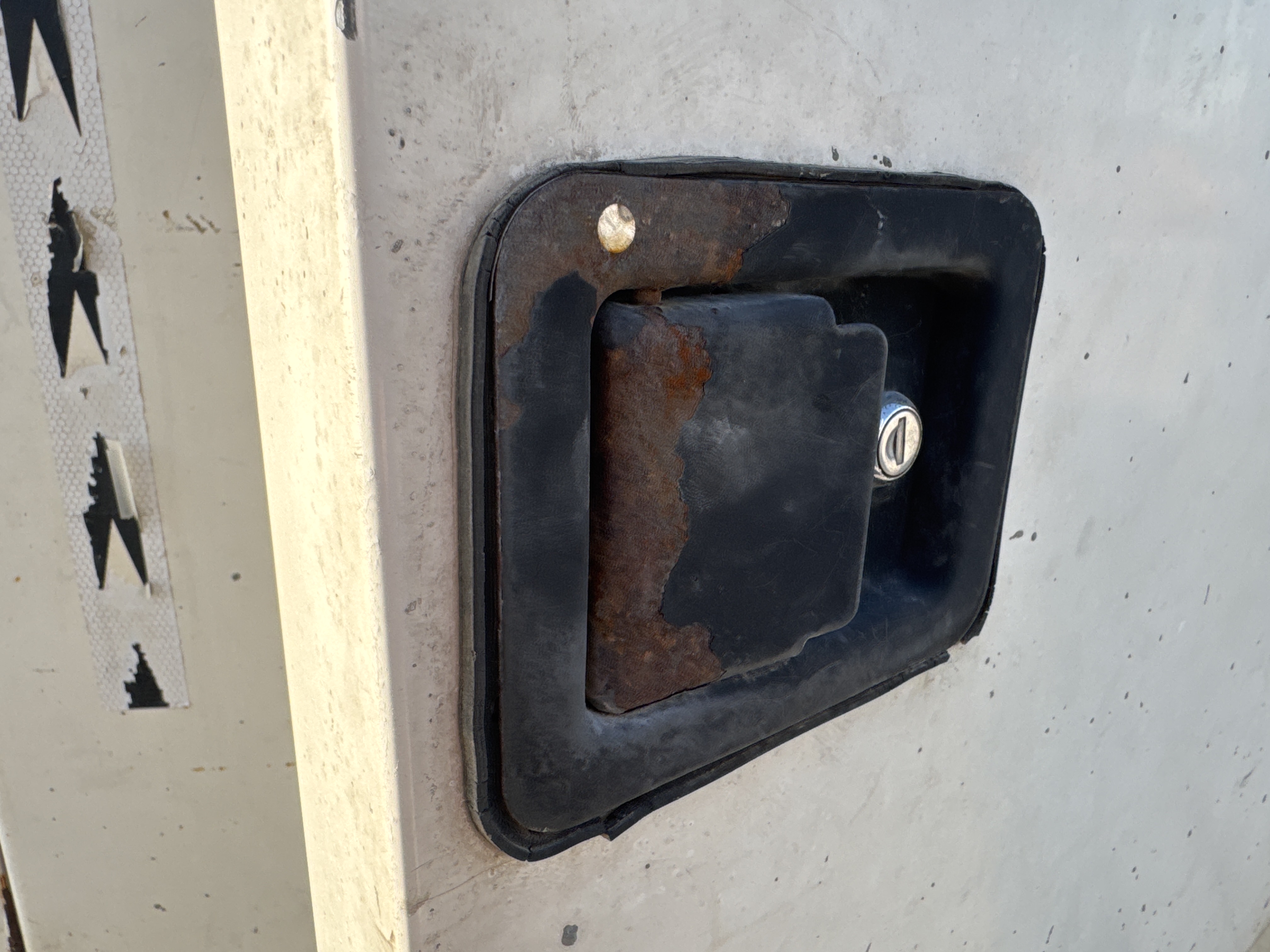 SGG-002-Perkins-100-KVA-Stationary-generators-inspection-Structure-Door-handles-2