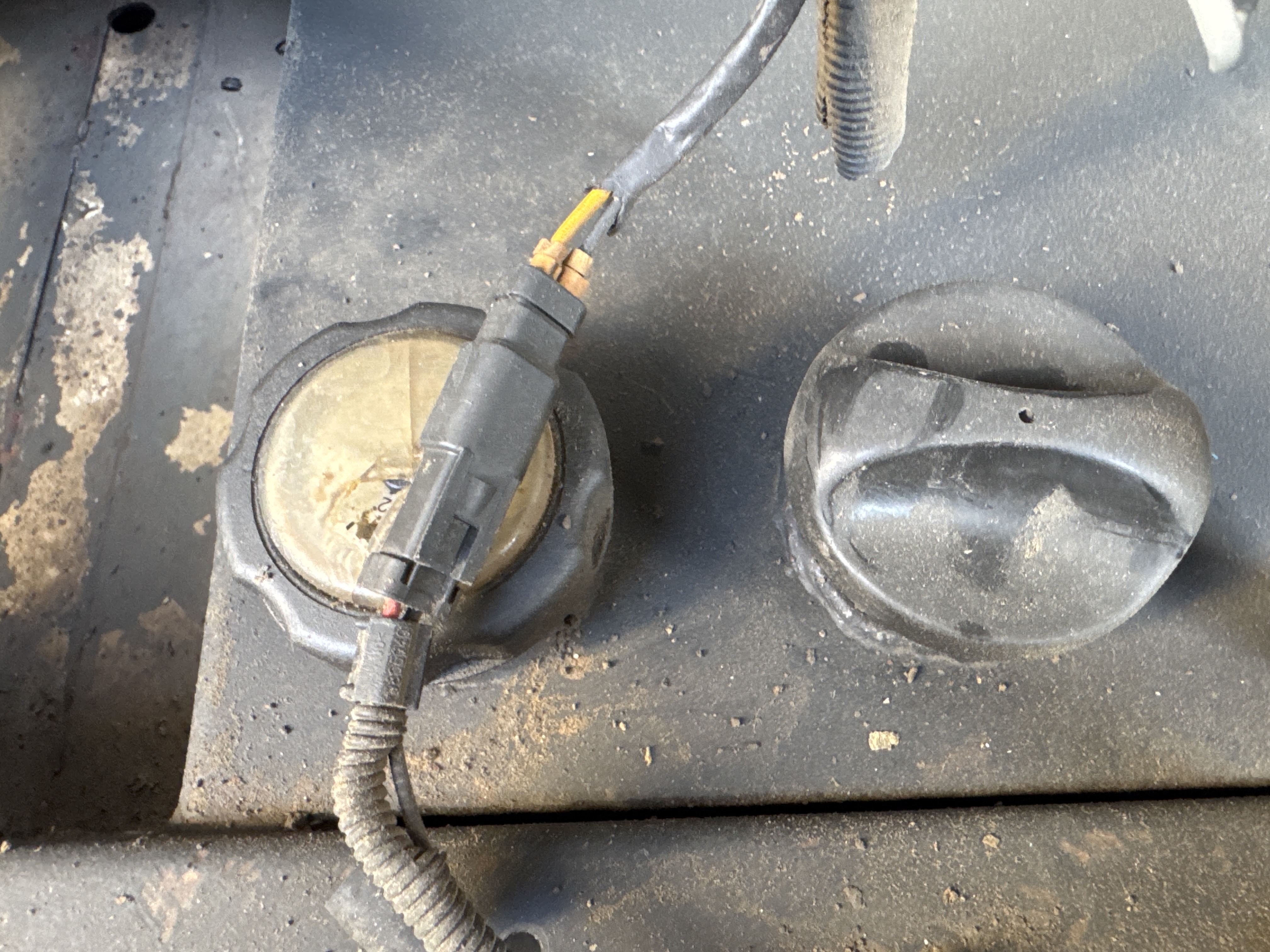 SGG-002-Perkins-100-KVA-Stationary-generators-inspection-Engine-Fuel-tank-2