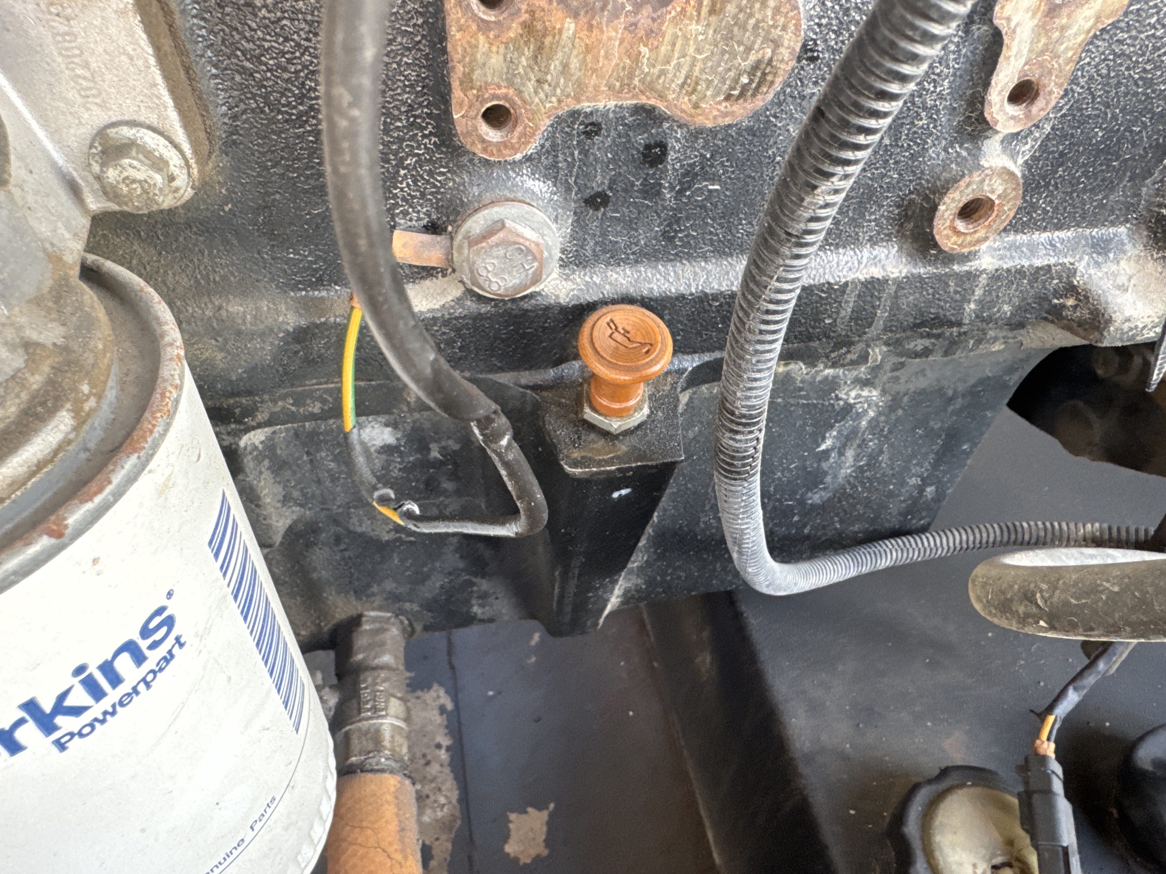 SGG-002-Perkins-100-KVA-Stationary-generators-inspection-Engine-Engine-oil-leaks-2