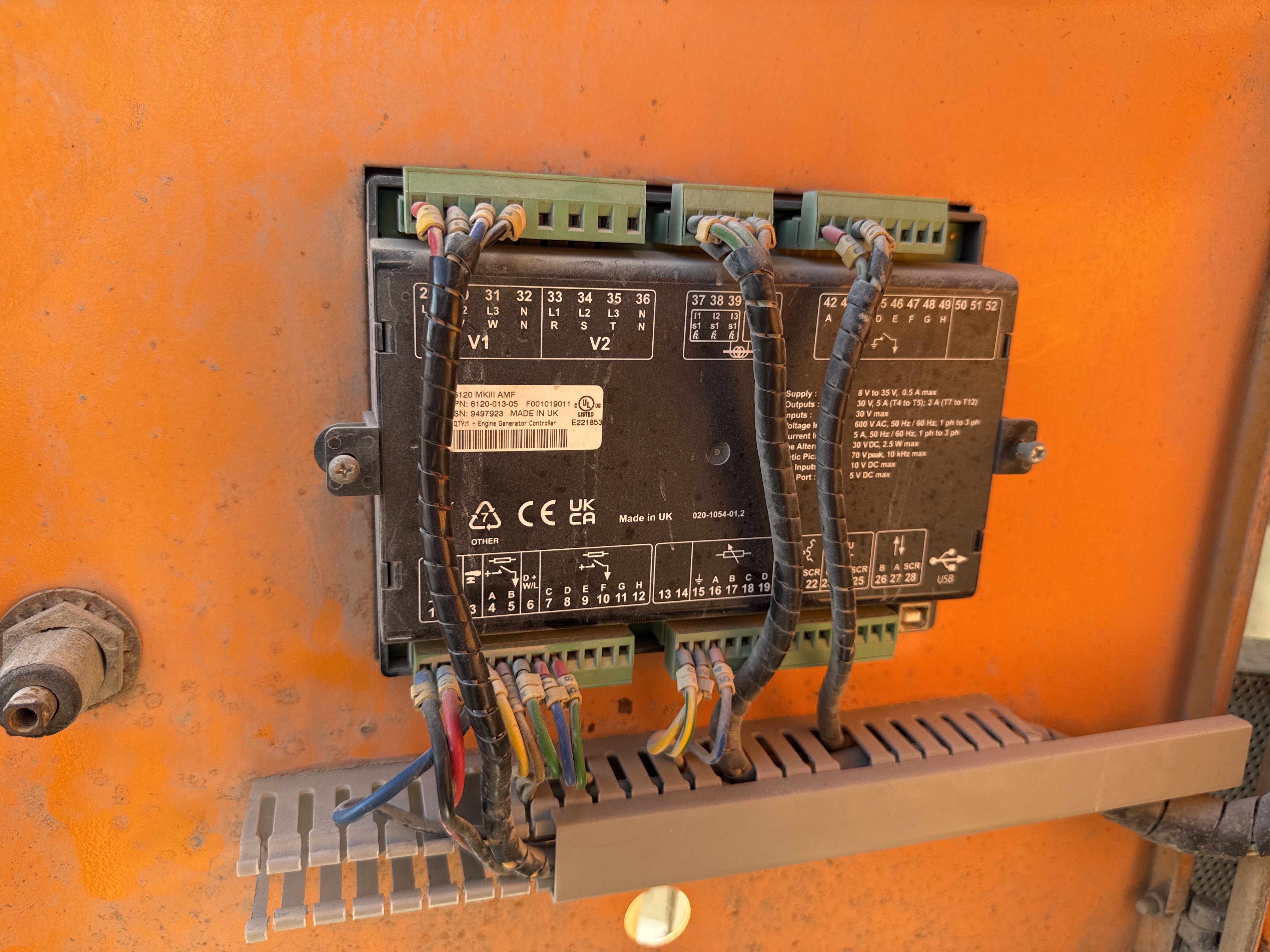 SGG-002-Perkins-100-KVA-Stationary-generators-inspection-Electronics-Electronic-instrument-board-2