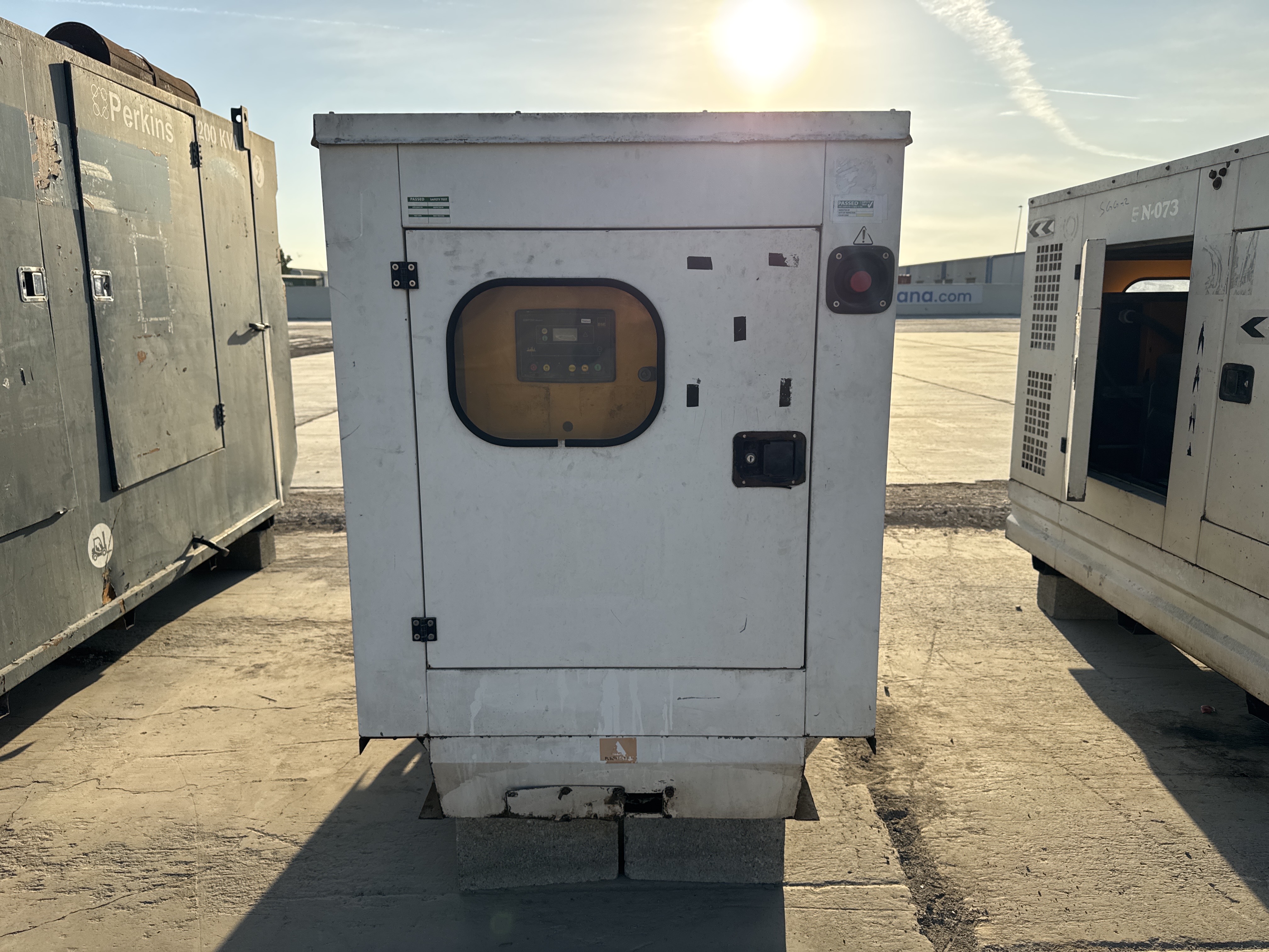 SGG-003-Perkins-100-KVA-Stationary-generators-inspection-Structure-Paint-2