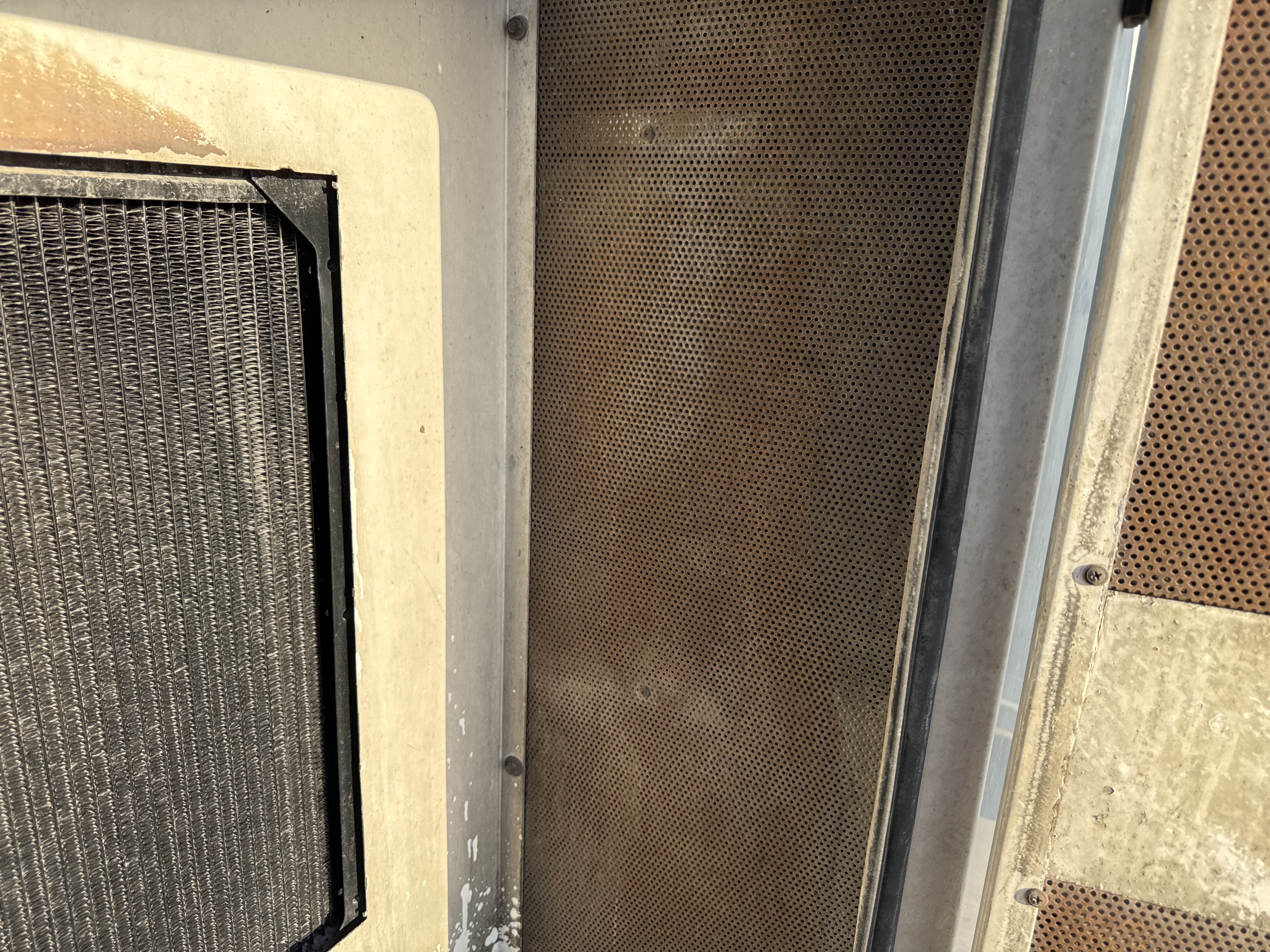 SGG-003-Perkins-100-KVA-Stationary-generators-inspection-Structure-Sheet-metal-(fiberglass)-2