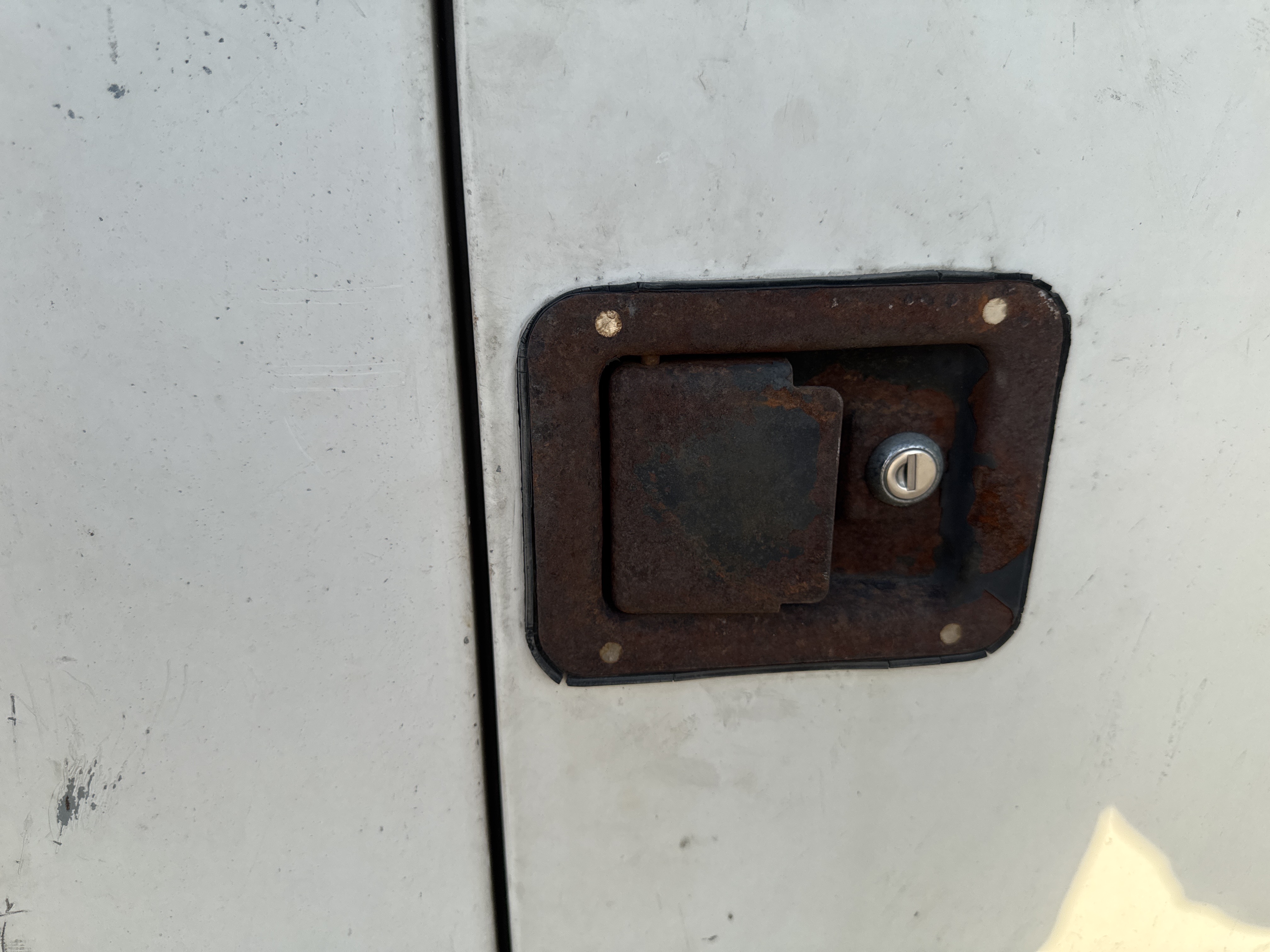 SGG-003-Perkins-100-KVA-Stationary-generators-inspection-Structure-Door-handles-2