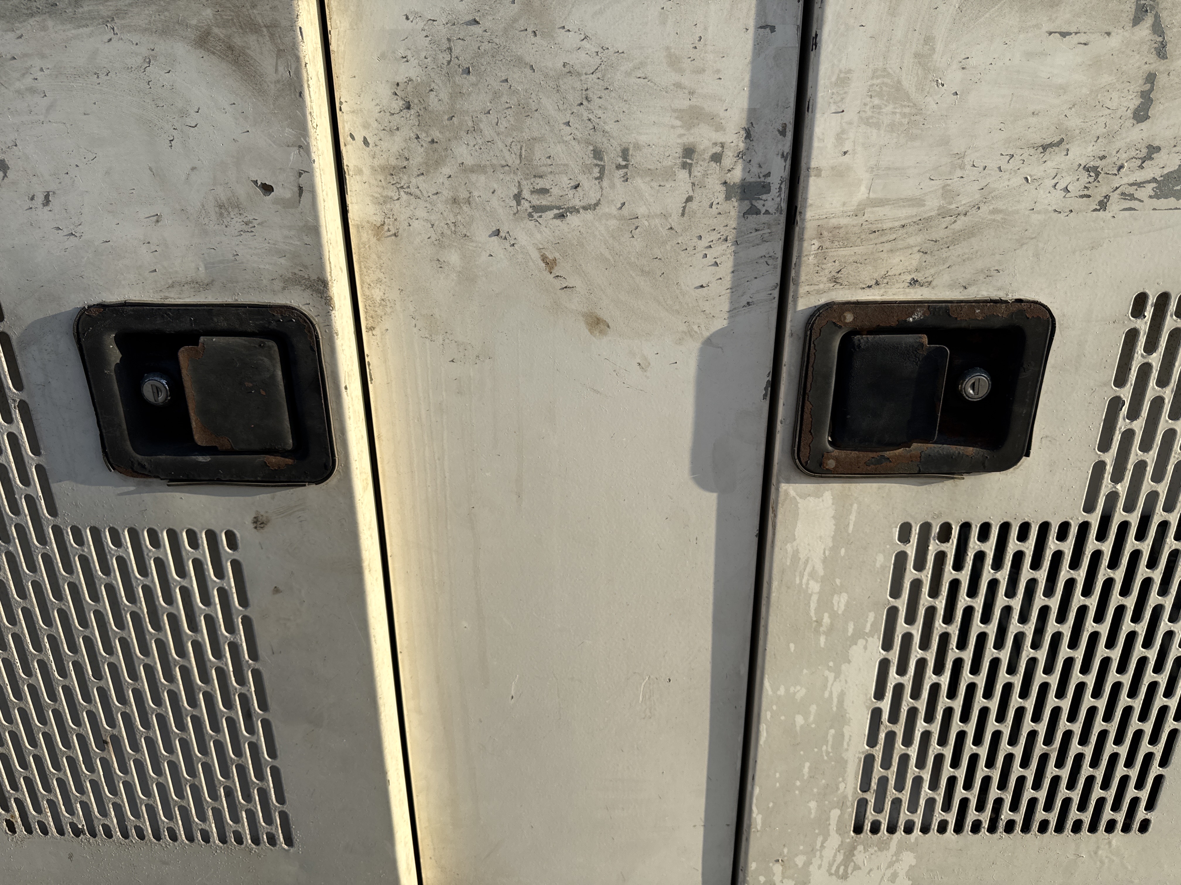 SGG-003-Perkins-100-KVA-Stationary-generators-inspection-Structure-Door-handles-2
