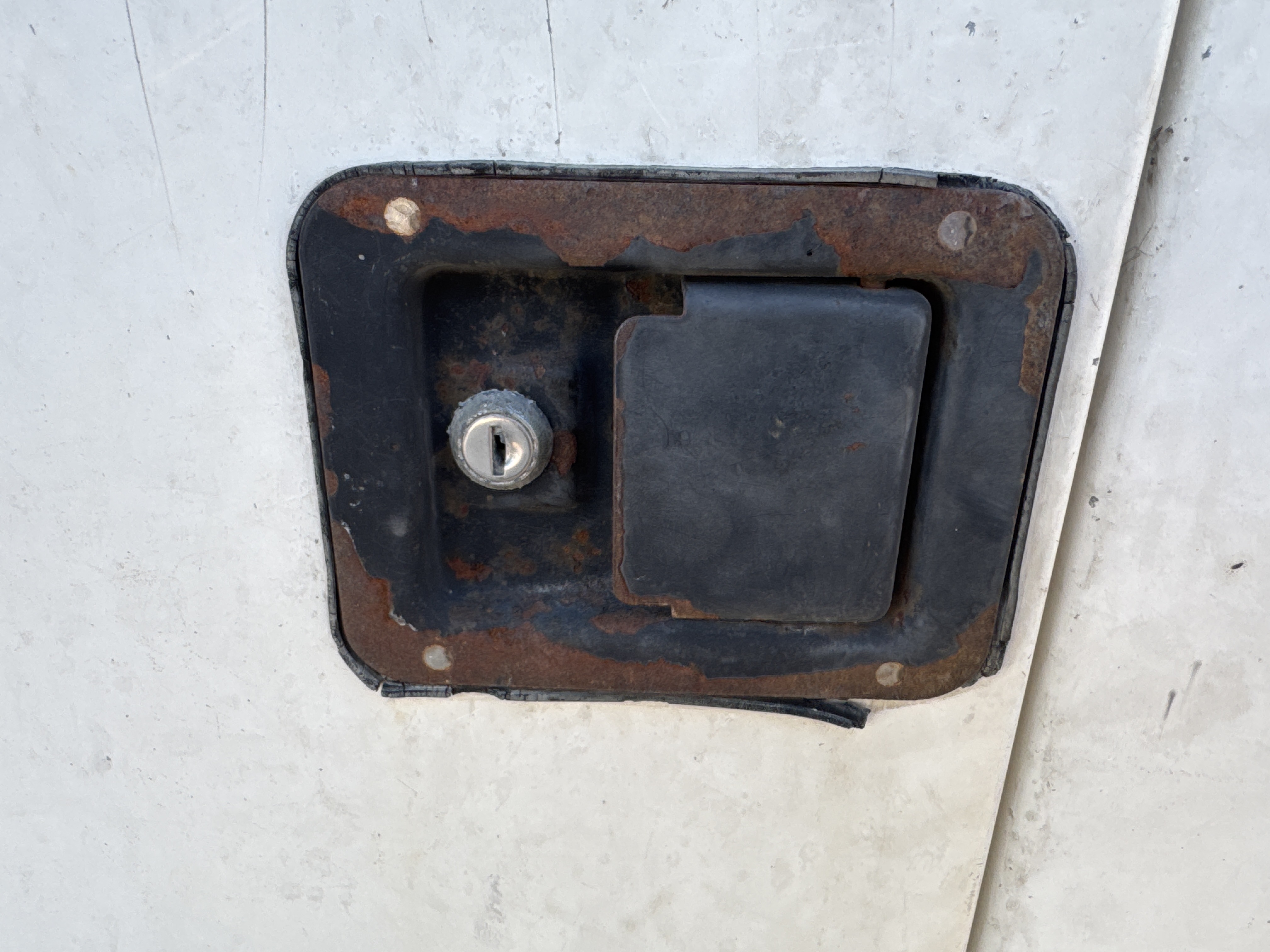 SGG-003-Perkins-100-KVA-Stationary-generators-inspection-Structure-Door-handles-2