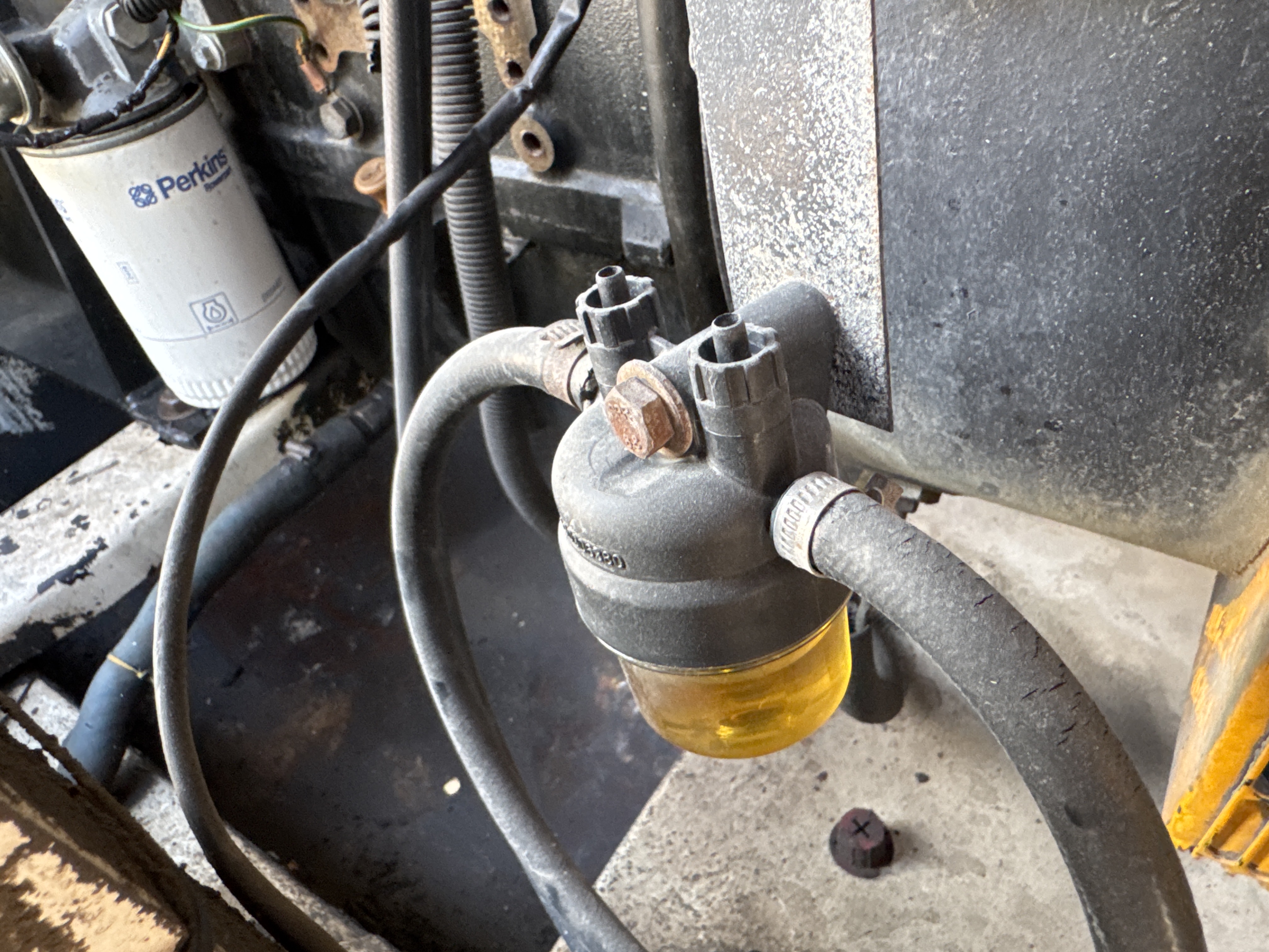 SGG-003-Perkins-100-KVA-Stationary-generators-inspection-Engine-Fuel-leaks-2