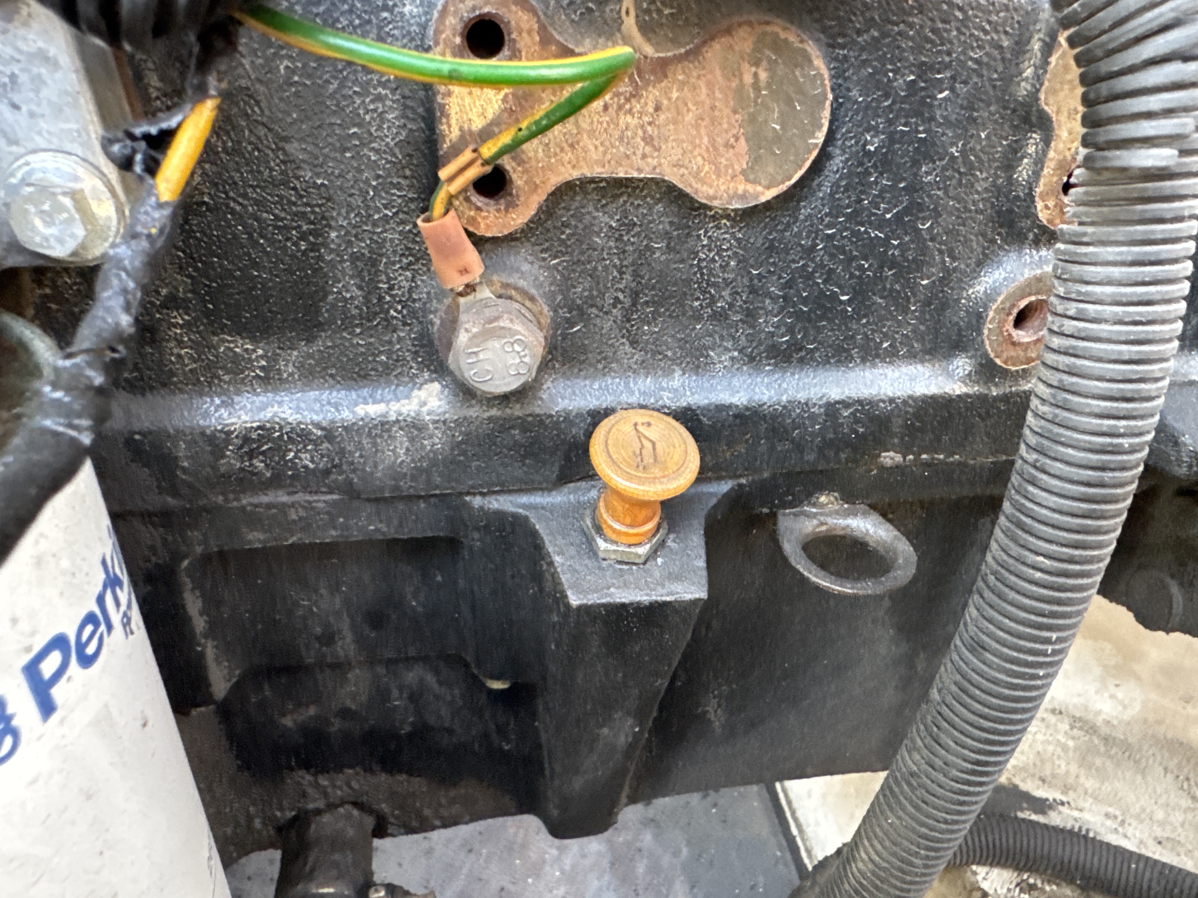 SGG-003-Perkins-100-KVA-Stationary-generators-inspection-Engine-Engine-oil-leaks-2
