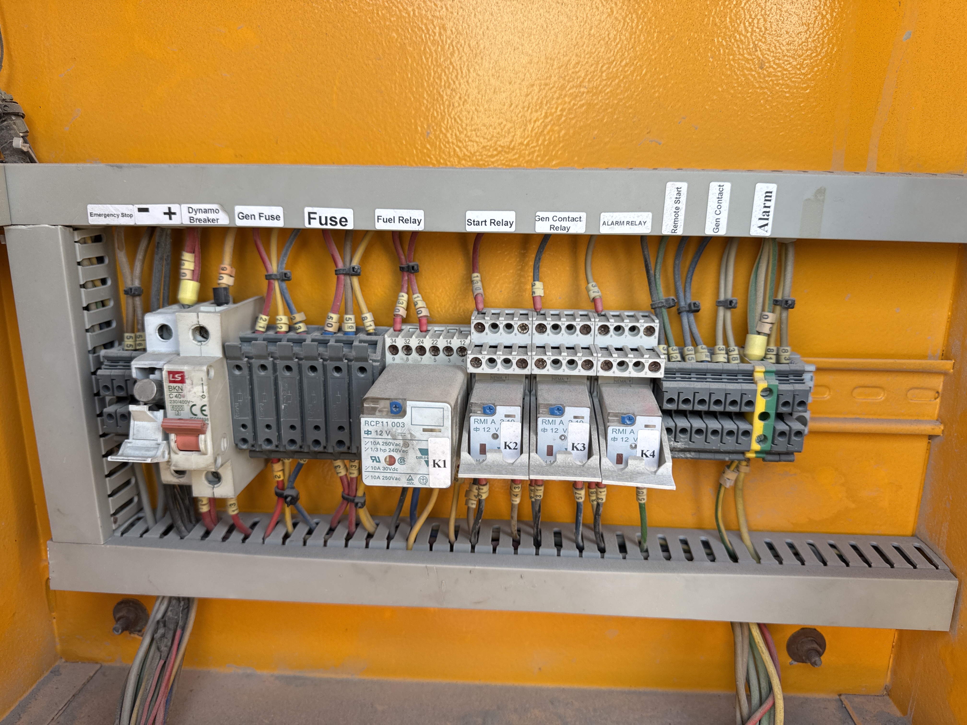 SGG-003-Perkins-100-KVA-Stationary-generators-inspection-Electronics-Electronic-instrument-board-2