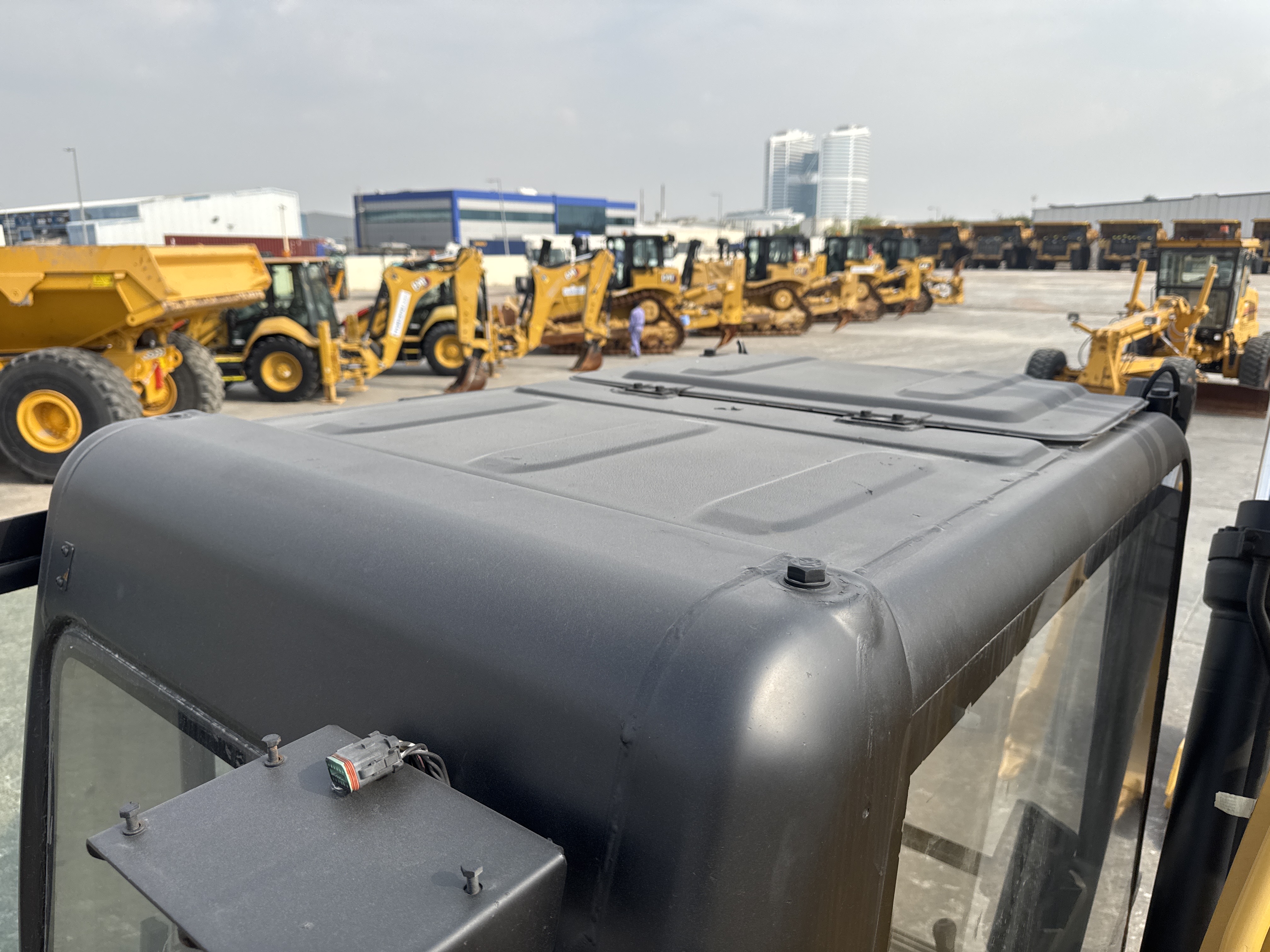 MDX-013-Cat-323D3-Medium-excavators-inspection-Safety-Rollover-protective-structure-(ROPS-/-FOPS)-2