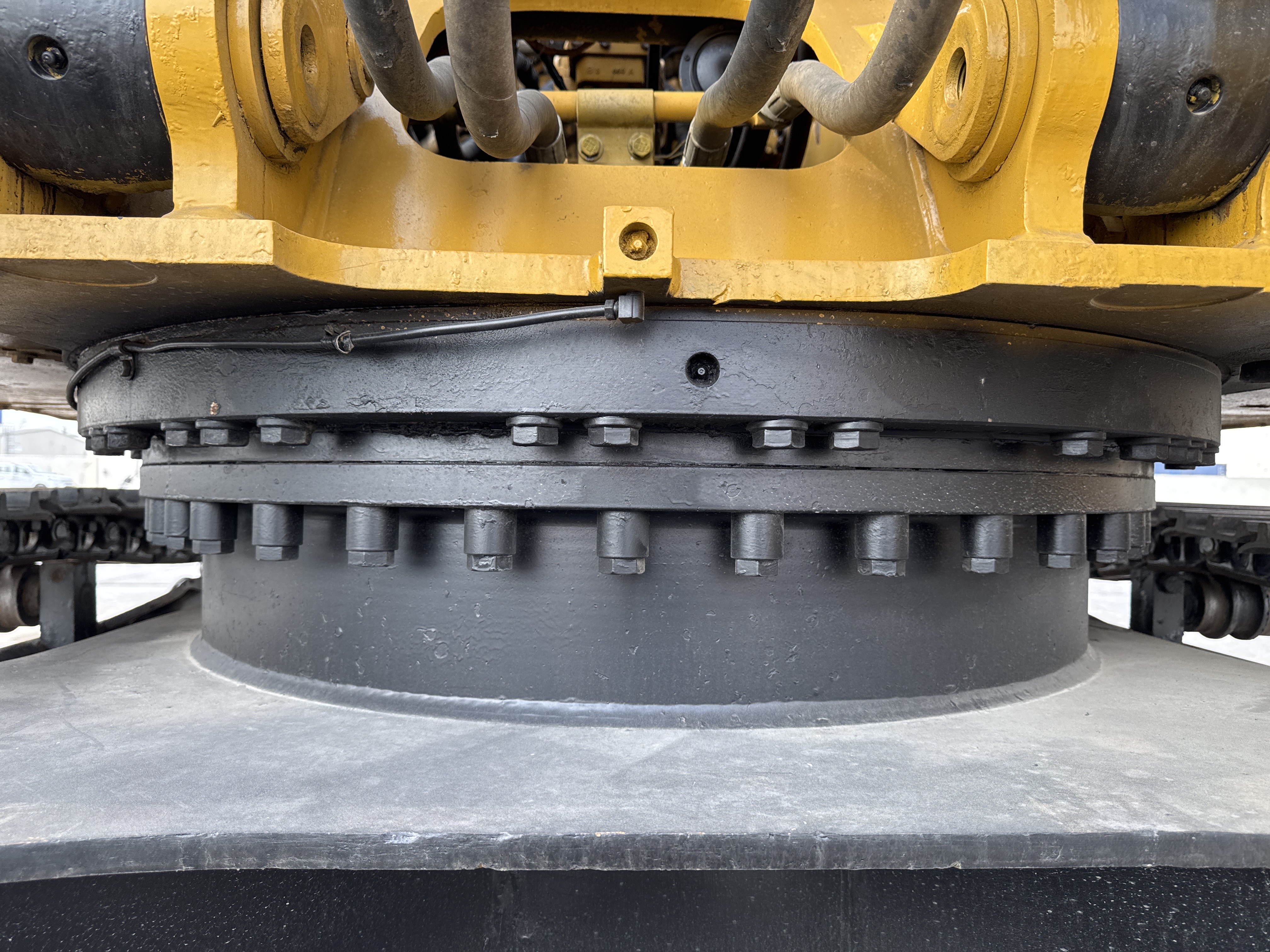 MDX-013-Cat-323D3-Medium-excavators-inspection-Hydraulics-Center-swivel-joint-2