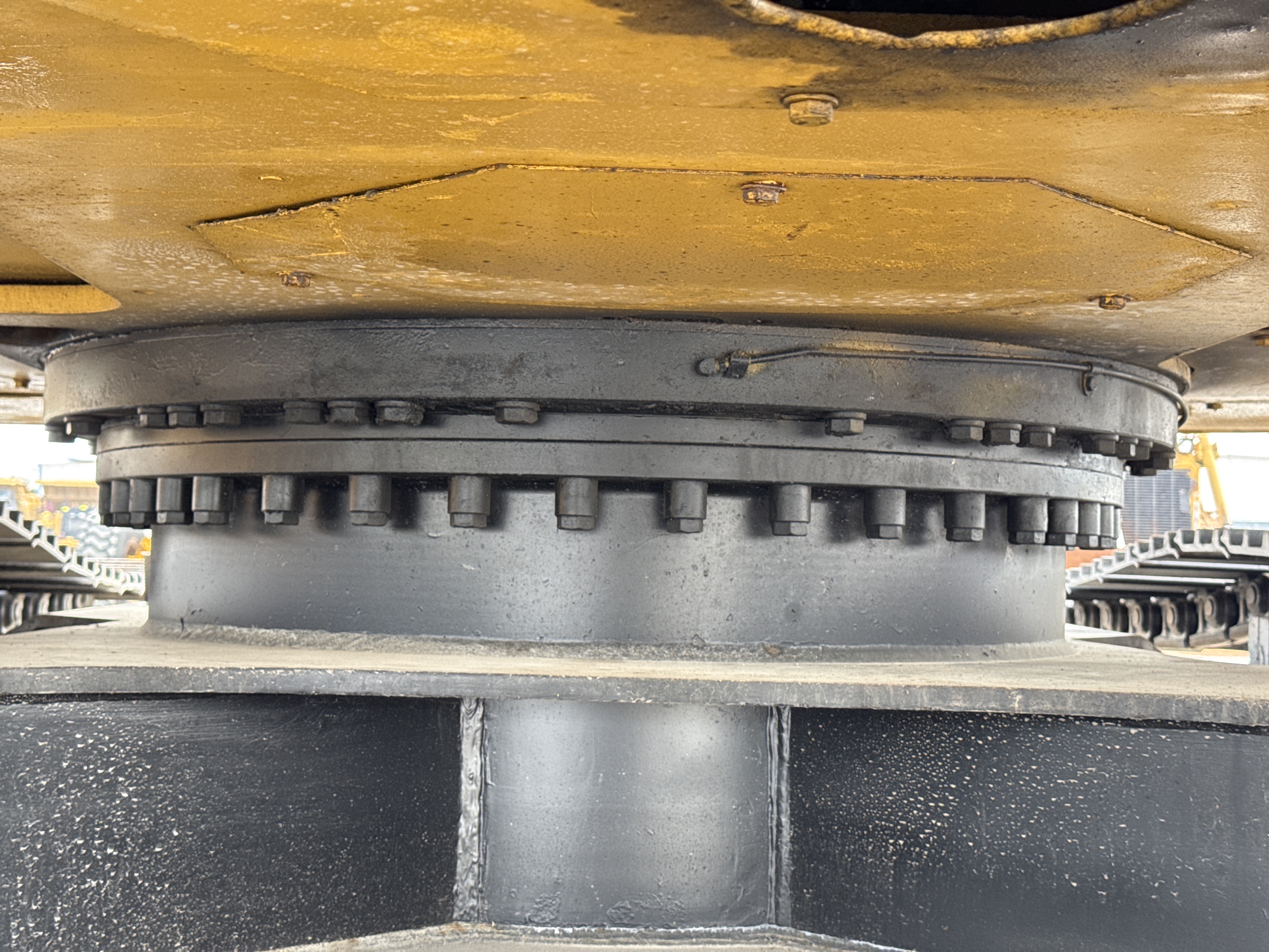 MDX-013-Cat-323D3-Medium-excavators-inspection-Hydraulics-Center-swivel-joint-2
