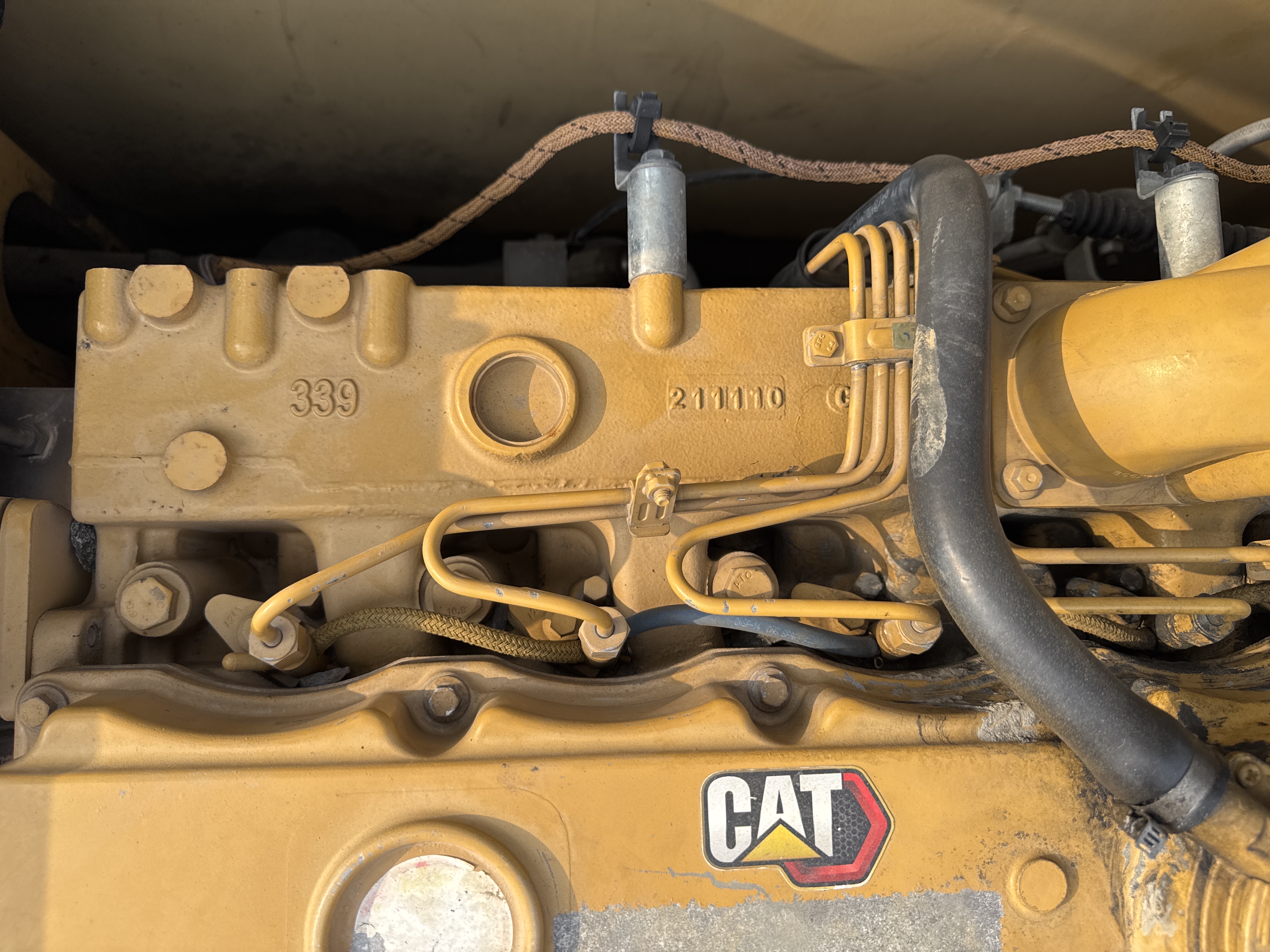 MDX-013-Cat-323D3-Medium-excavators-inspection-Engine-Fuel-leaks-2