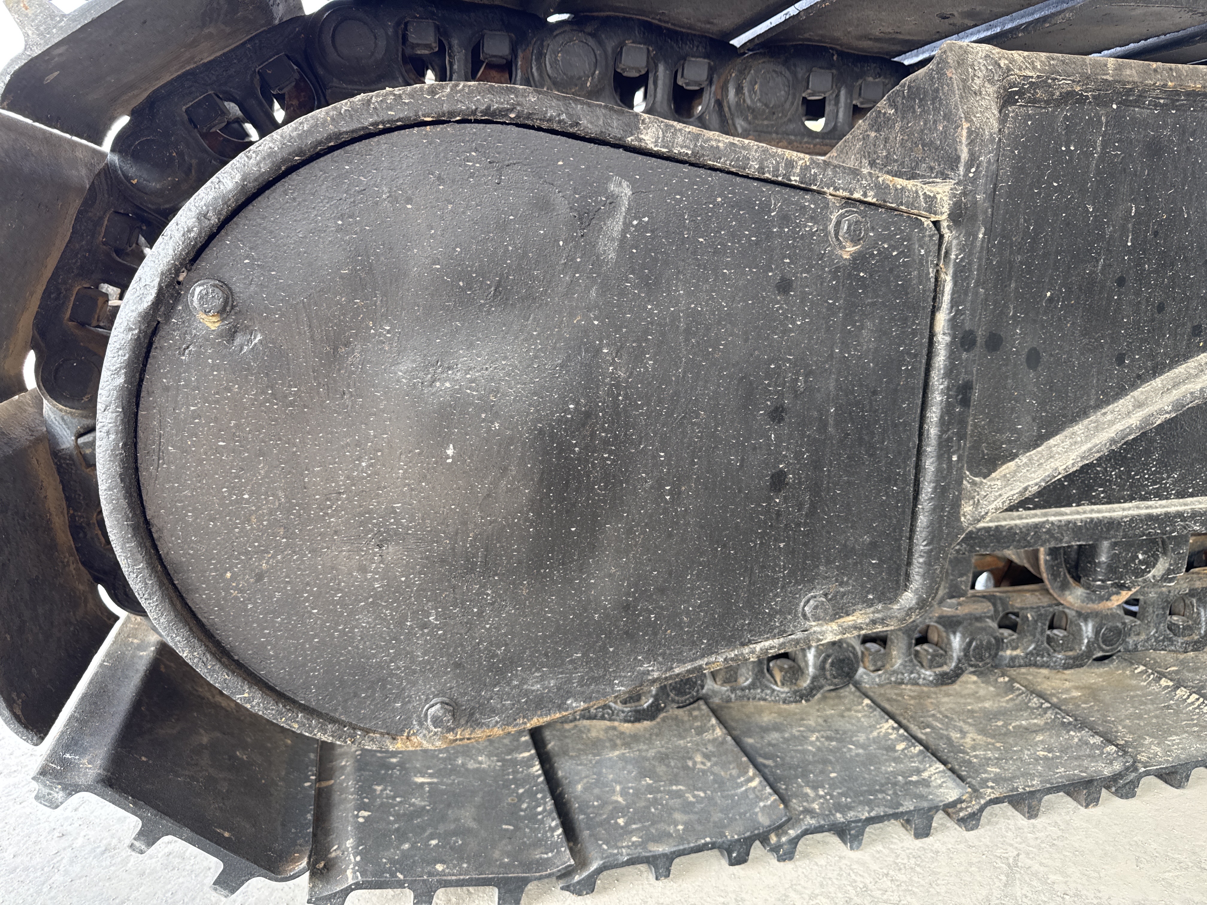 MDX-013-Cat-323D3-Medium-excavators-inspection-Undercarriage-Final-drive-2