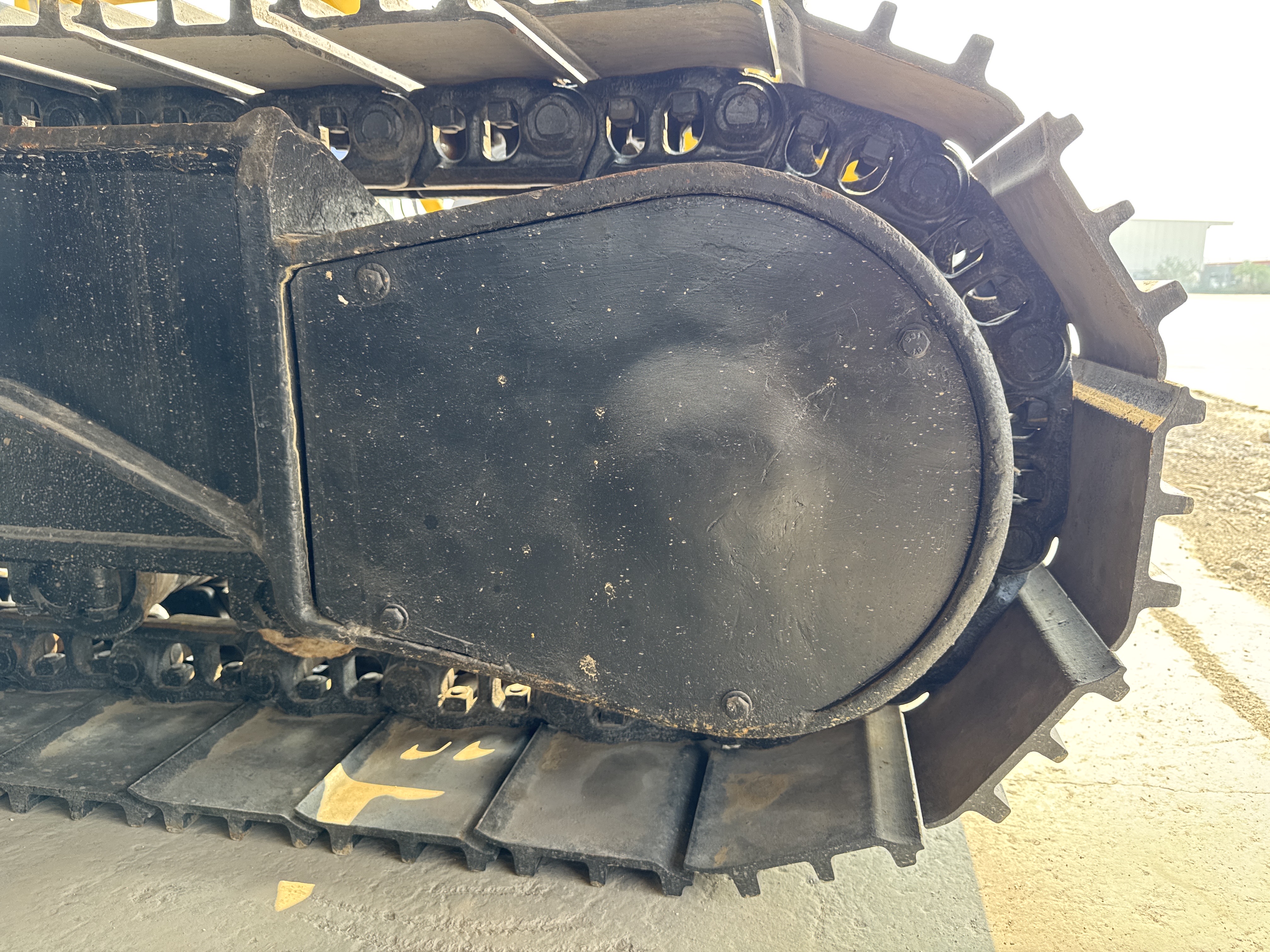 MDX-013-Cat-323D3-Medium-excavators-inspection-Undercarriage-Final-drive-2