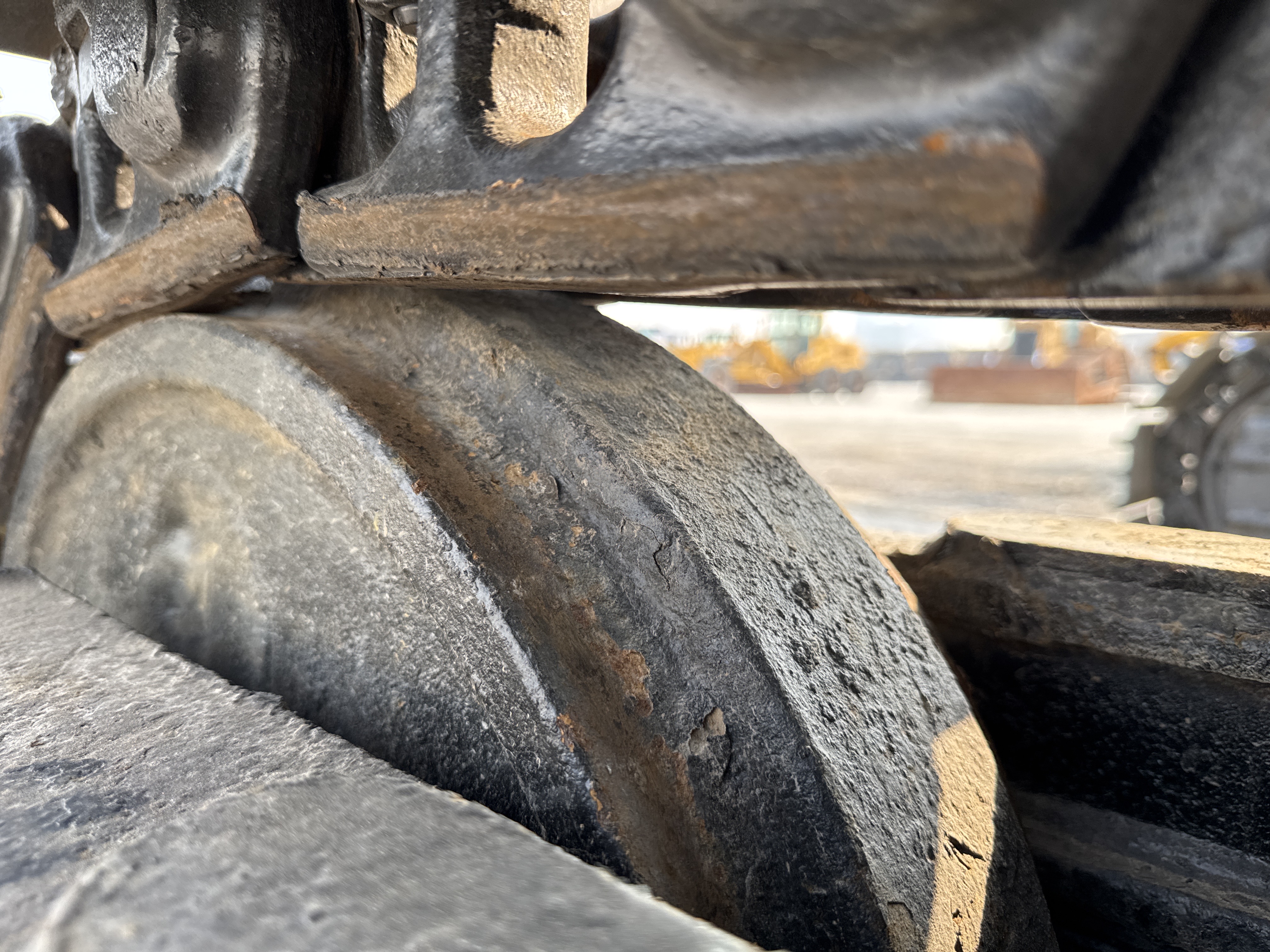 MDX-013-Cat-323D3-Medium-excavators-inspection-Undercarriage-left-idler-2