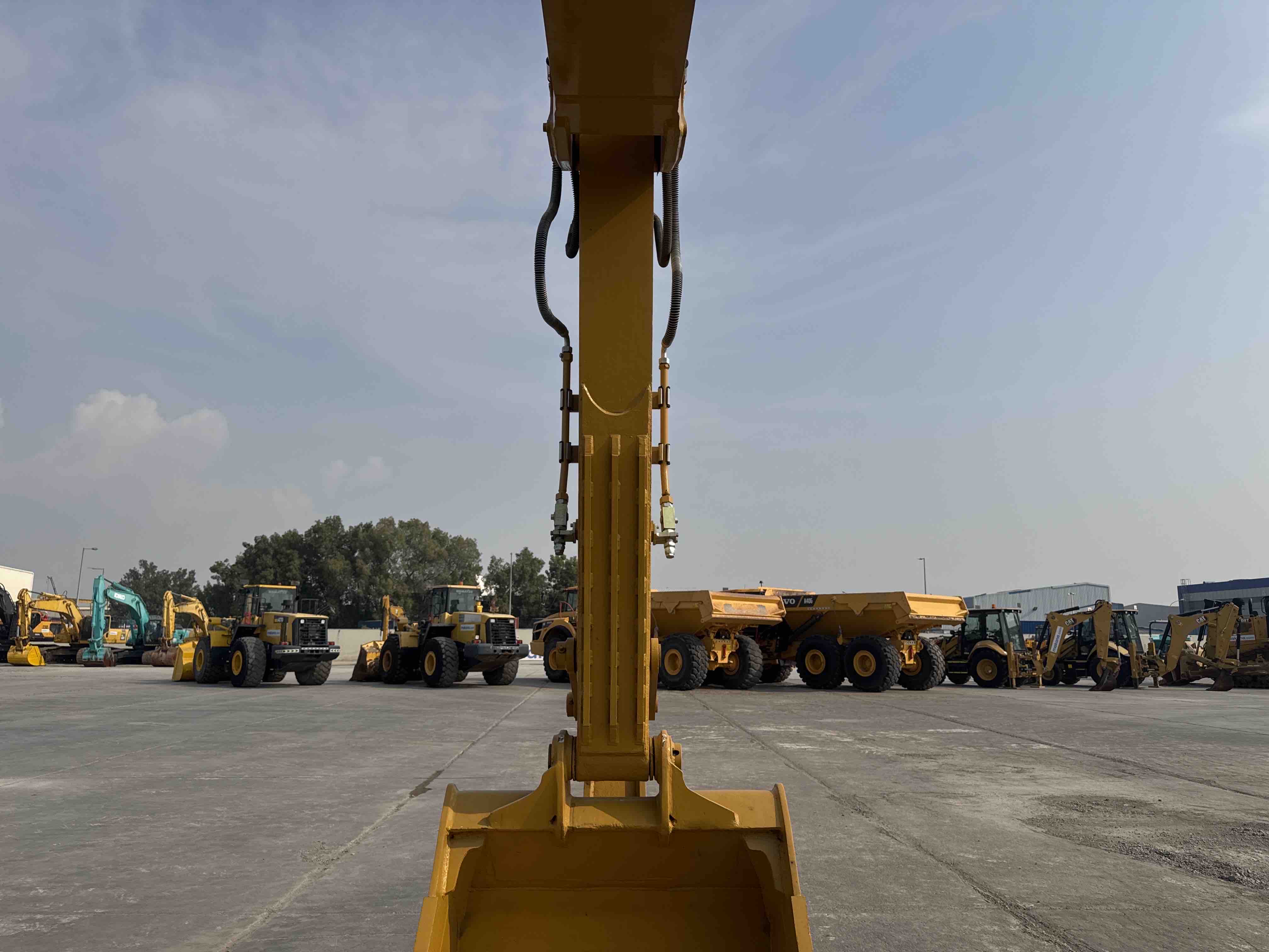 MDX-013-Cat-323D3-Medium-excavators-inspection-Chassis-Stick-2