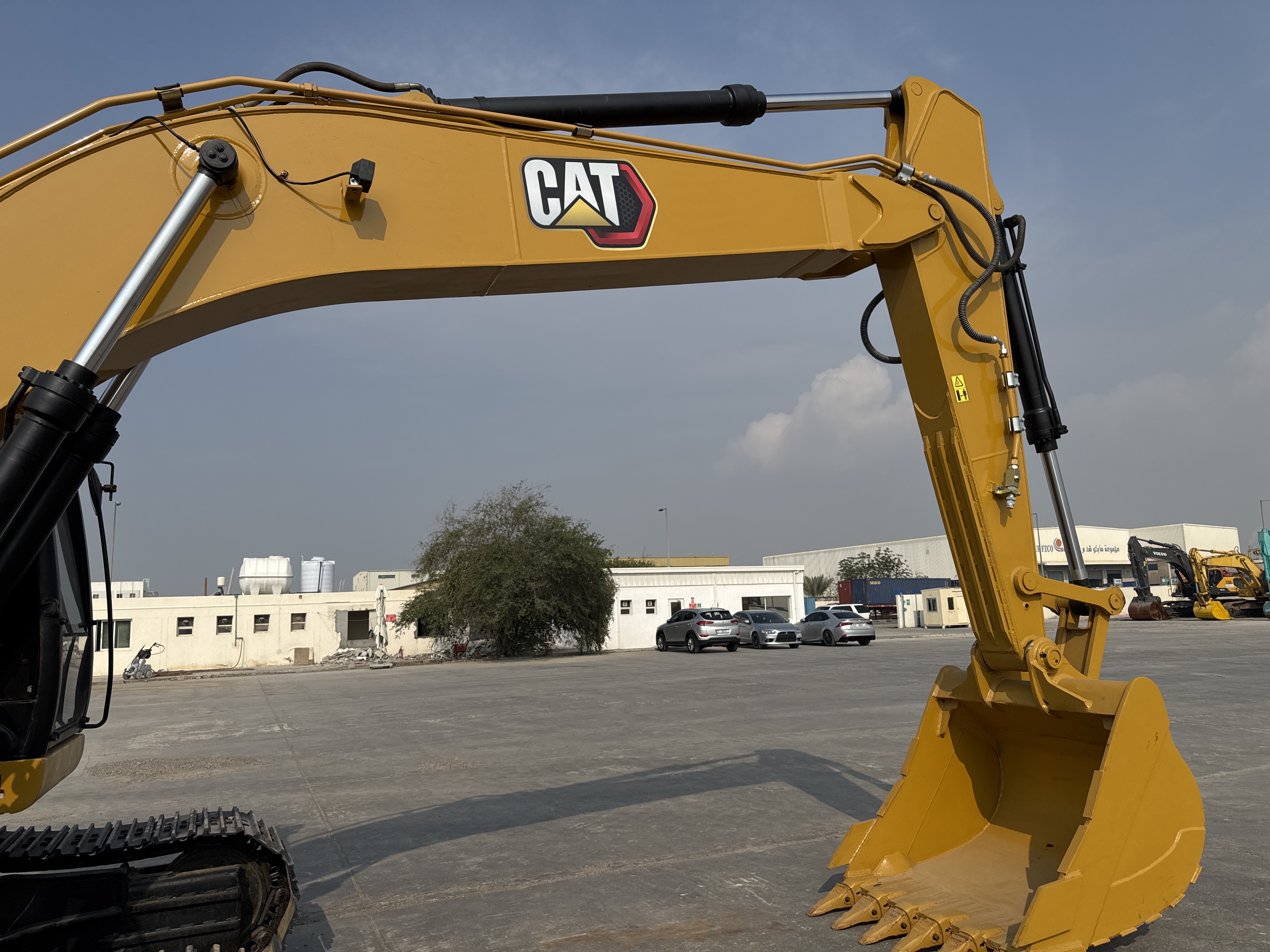 MDX-013-Cat-323D3-Medium-excavators-inspection-Structure-Paint-2