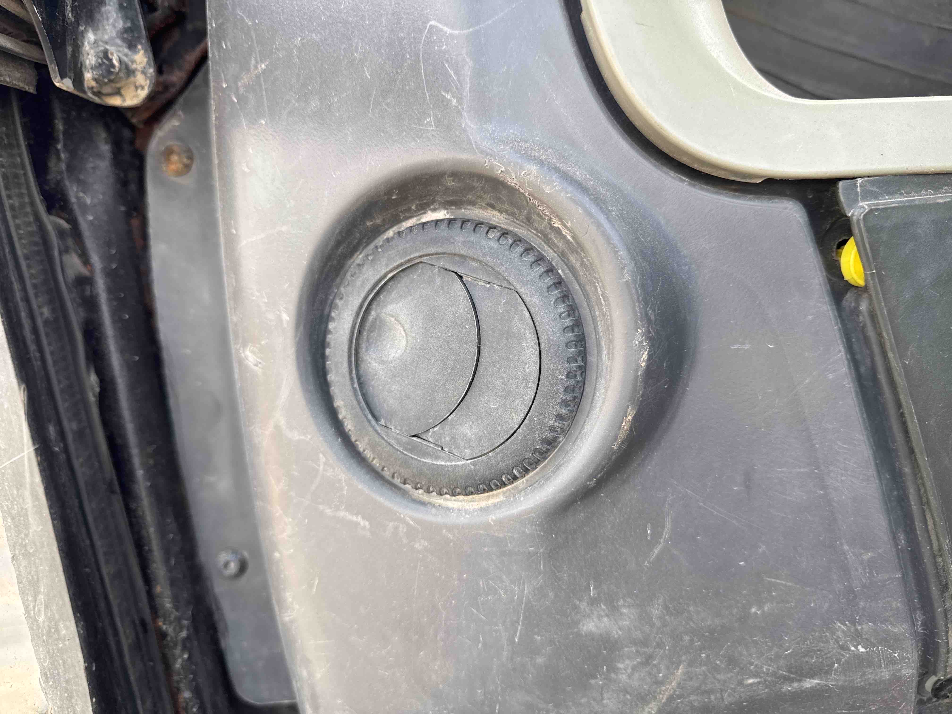 MDX-013-Cat-323D3-Medium-excavators-inspection-Air-conditioning-Vents-and-air-flow-2