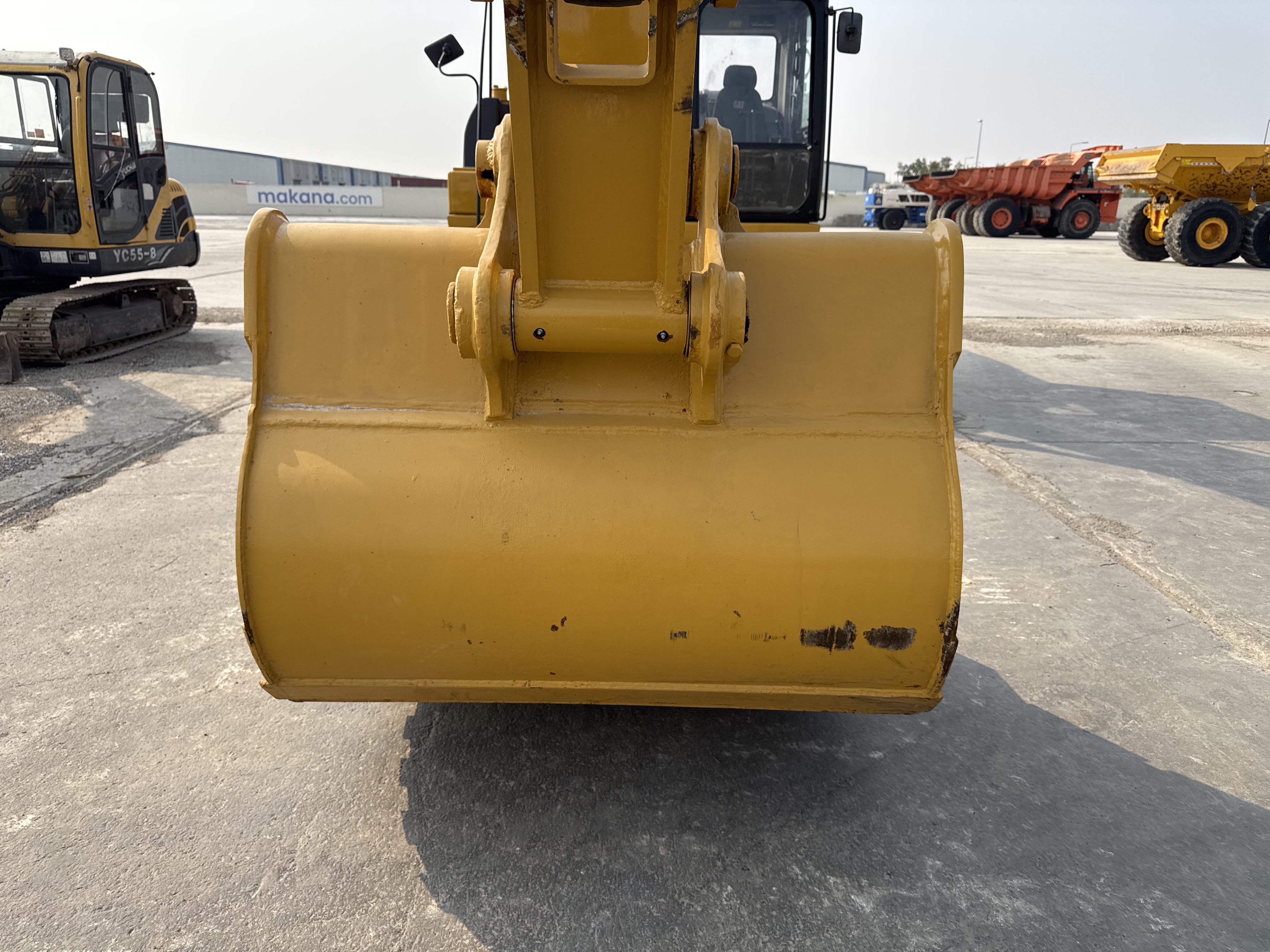 MDX-013-Cat-323D3-Medium-excavators-inspection-Attachment-Excavator-bucket-2