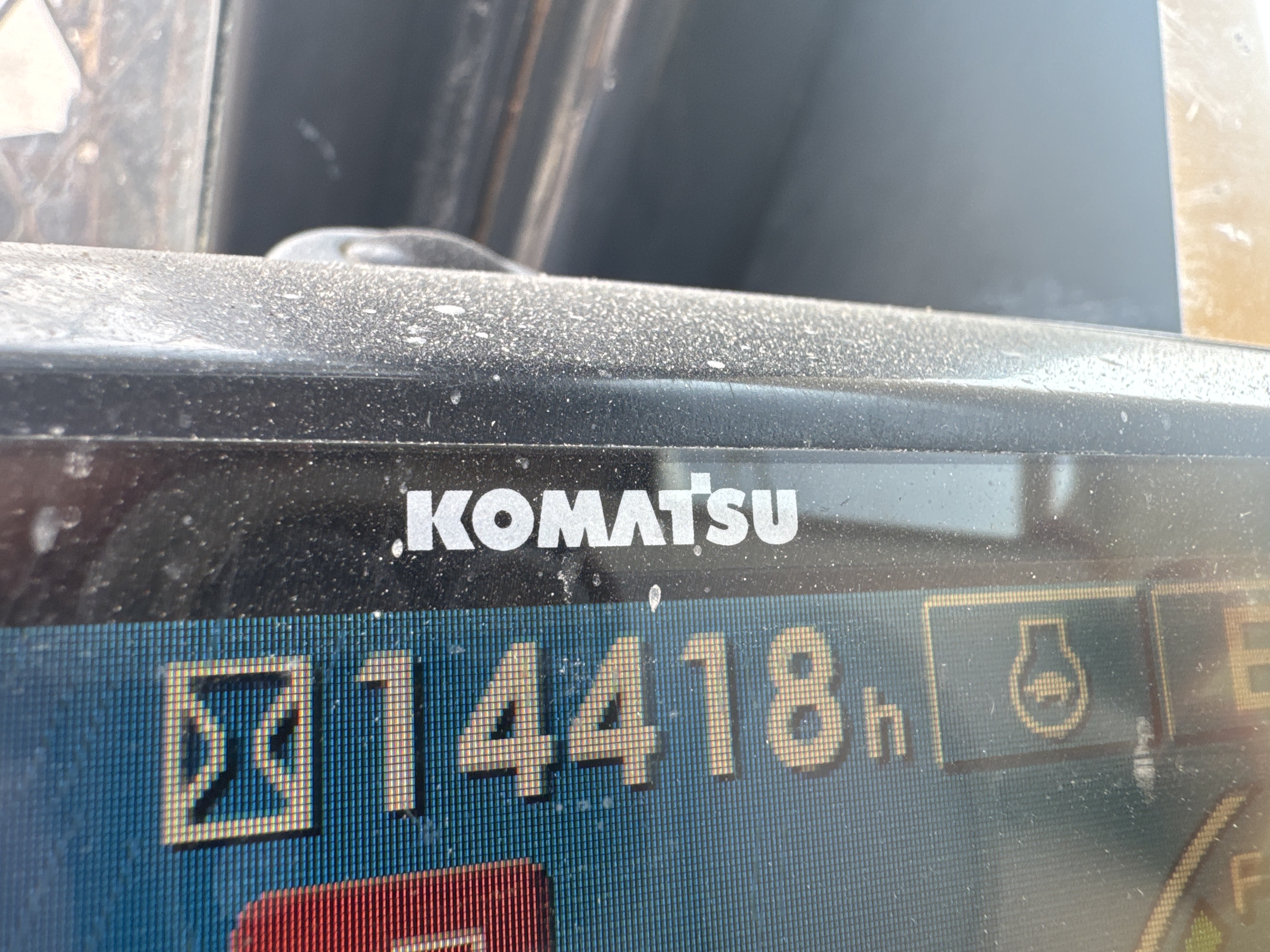 MDX-012-Komatsu-PC350LC-8-Medium-excavators-inspection-General-Hour-meter-2