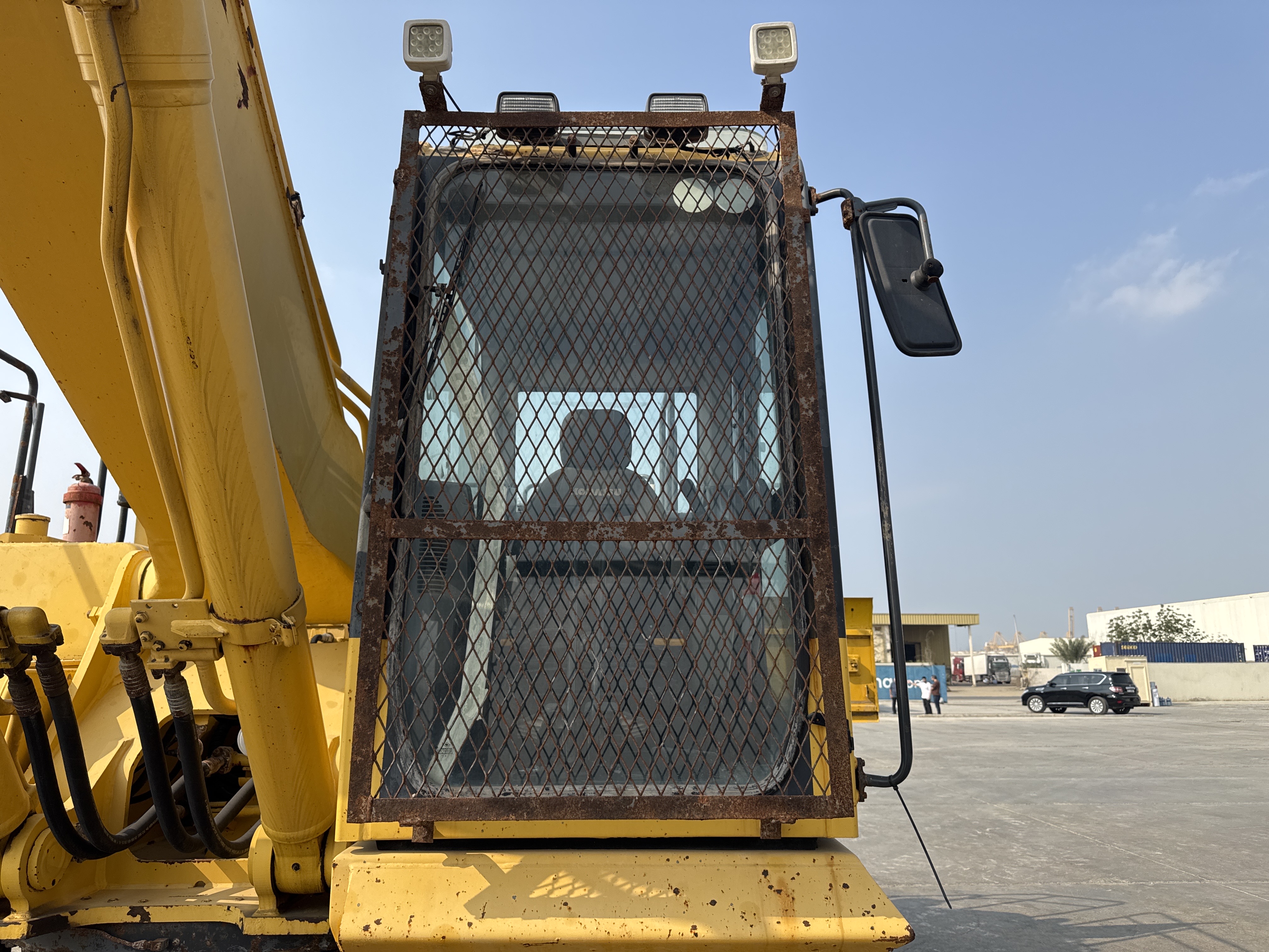 MDX-012-Komatsu-PC350LC-8-Medium-excavators-inspection-Safety-Glass-2
