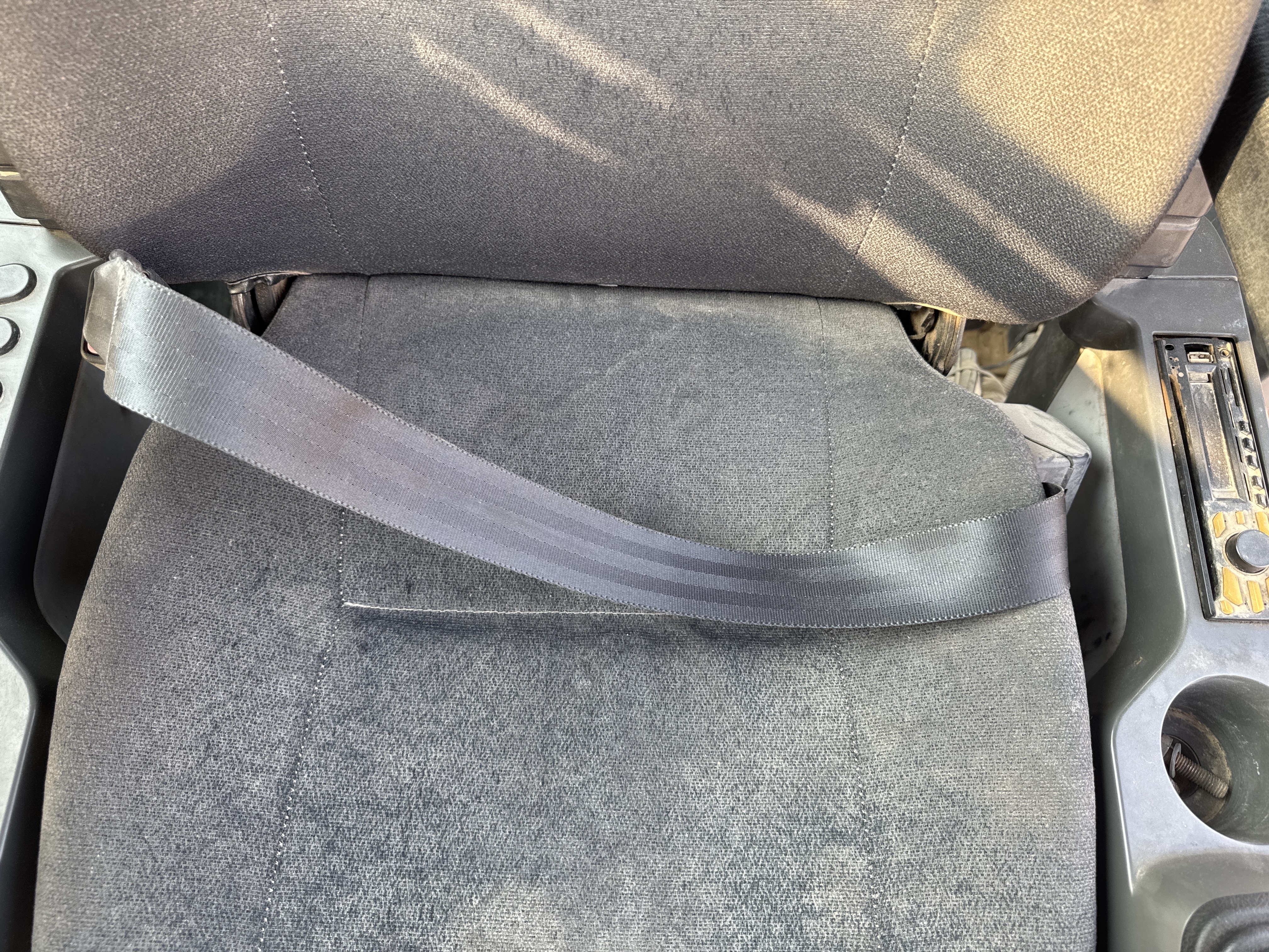 MDX-012-Komatsu-PC350LC-8-Medium-excavators-inspection-Safety-Seat-belts-2