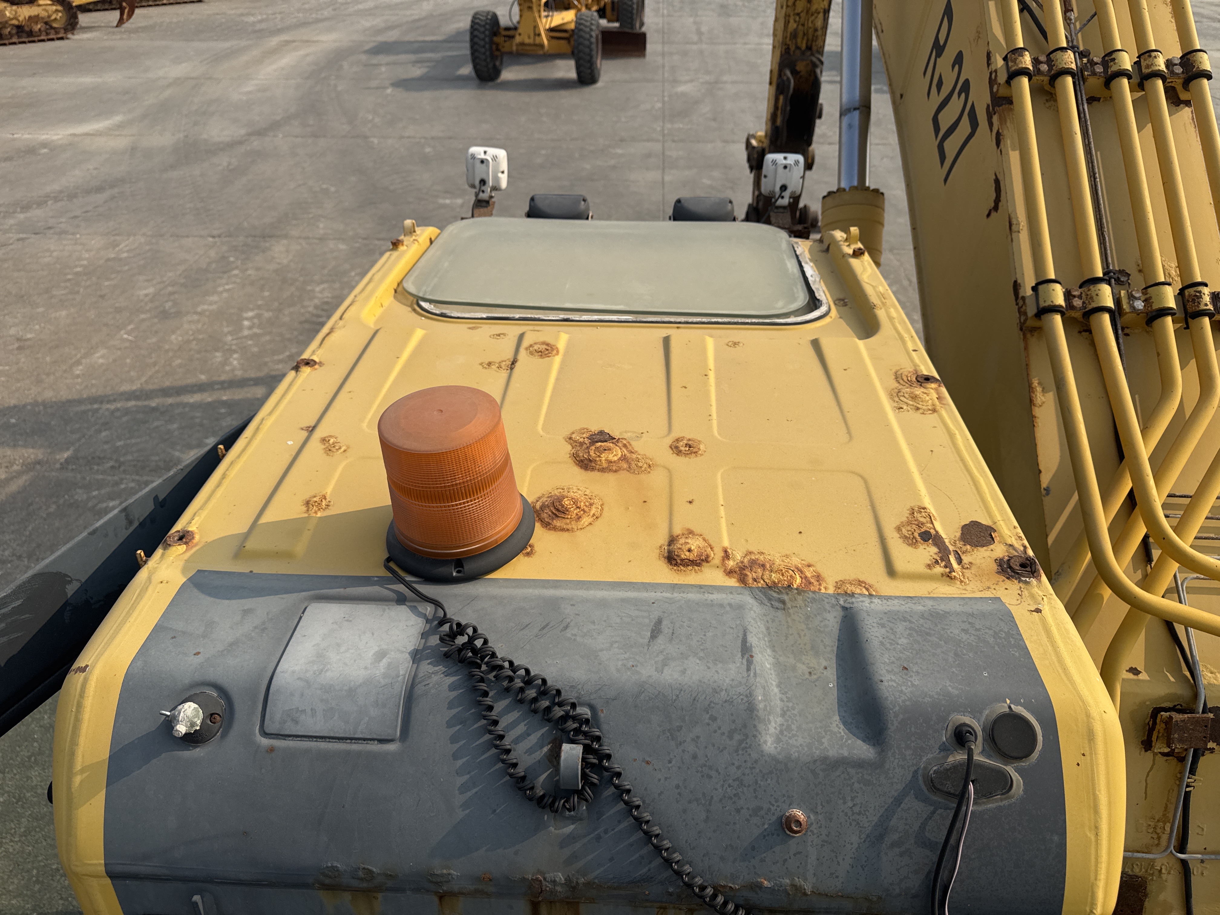 MDX-012-Komatsu-PC350LC-8-Medium-excavators-inspection-Safety-Rollover-protective-structure-(ROPS-/-FOPS)-2