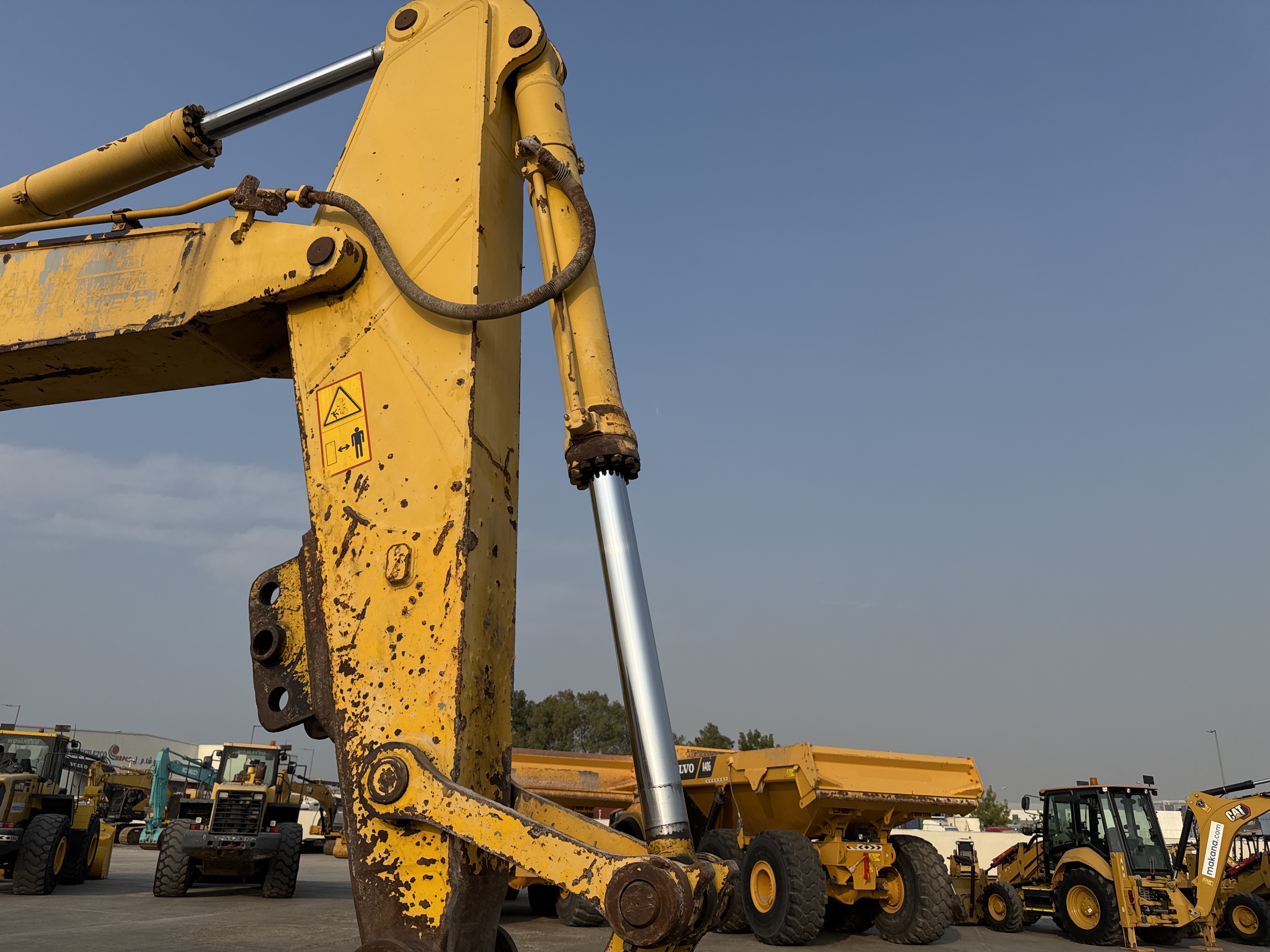 MDX-012-Komatsu-PC350LC-8-Medium-excavators-inspection-Hydraulics-Bucket-cylinder-2