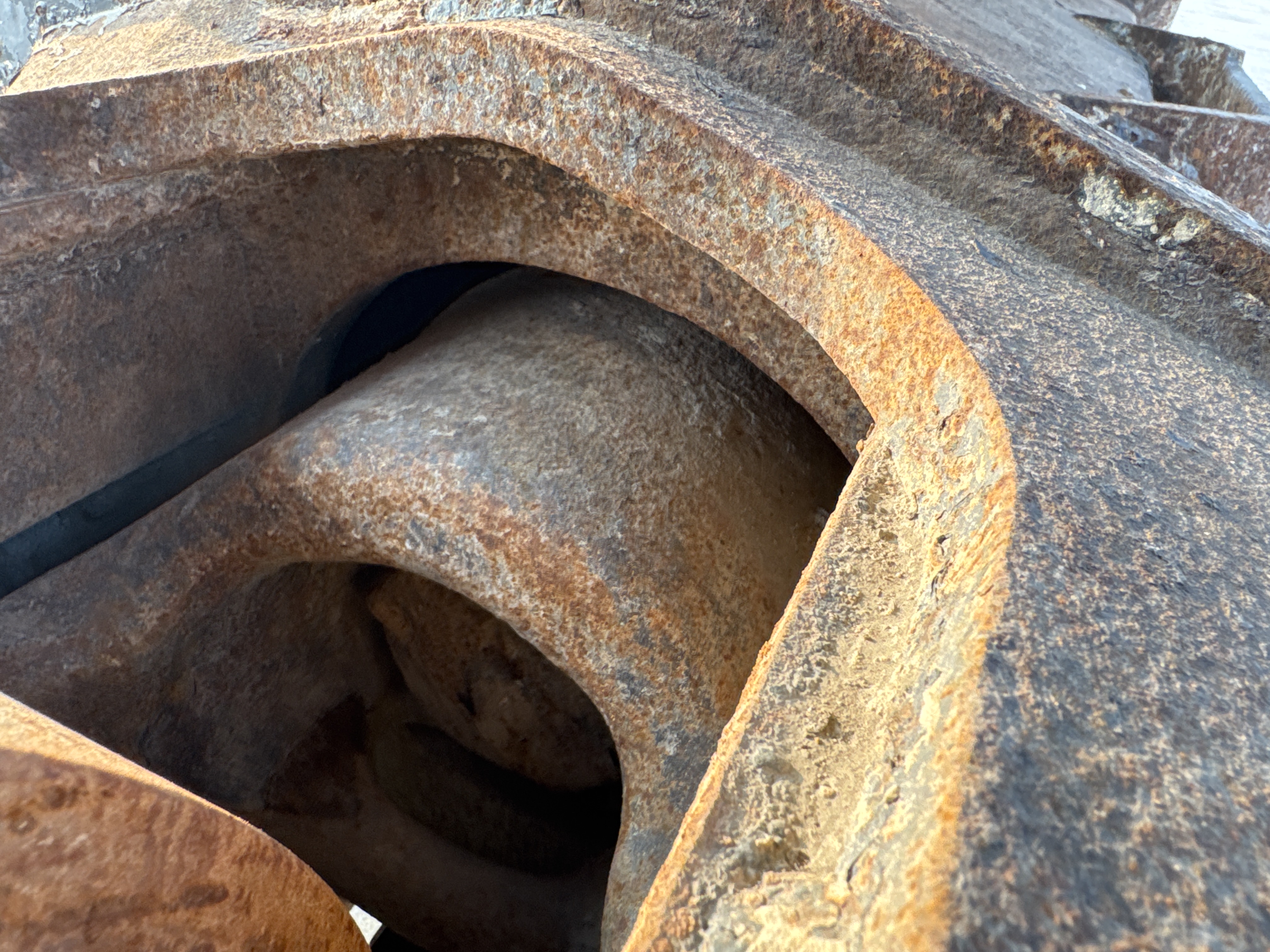 MDX-012-Komatsu-PC350LC-8-Medium-excavators-inspection-Undercarriage-Left-track-tensioner-2