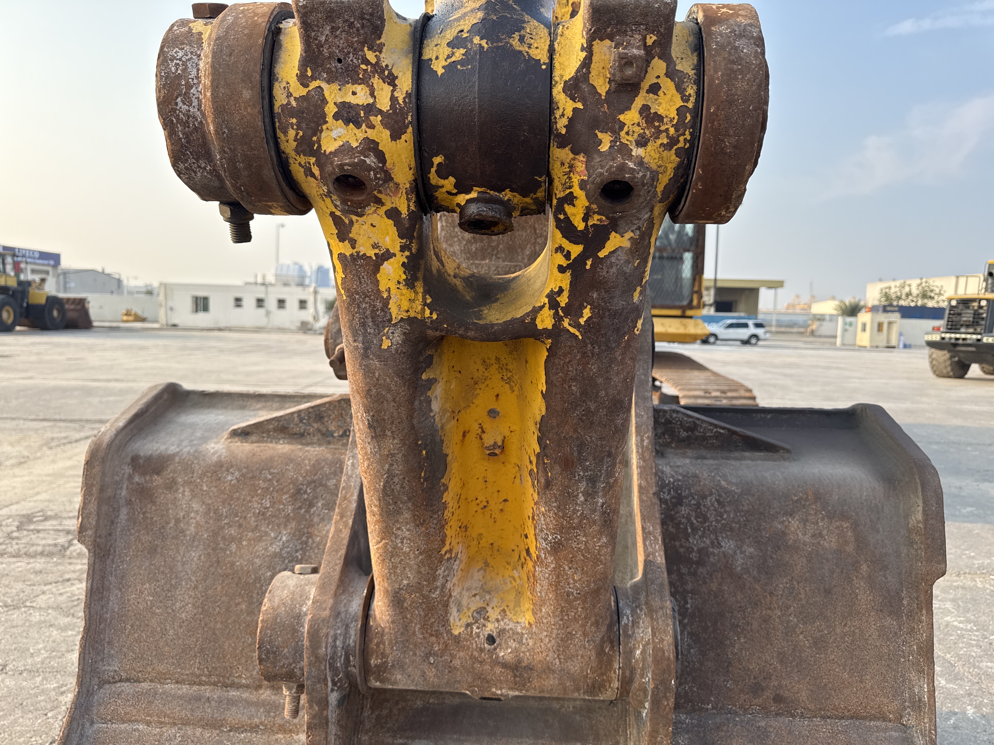 MDX-012-Komatsu-PC350LC-8-Medium-excavators-inspection-Chassis-H-link-2