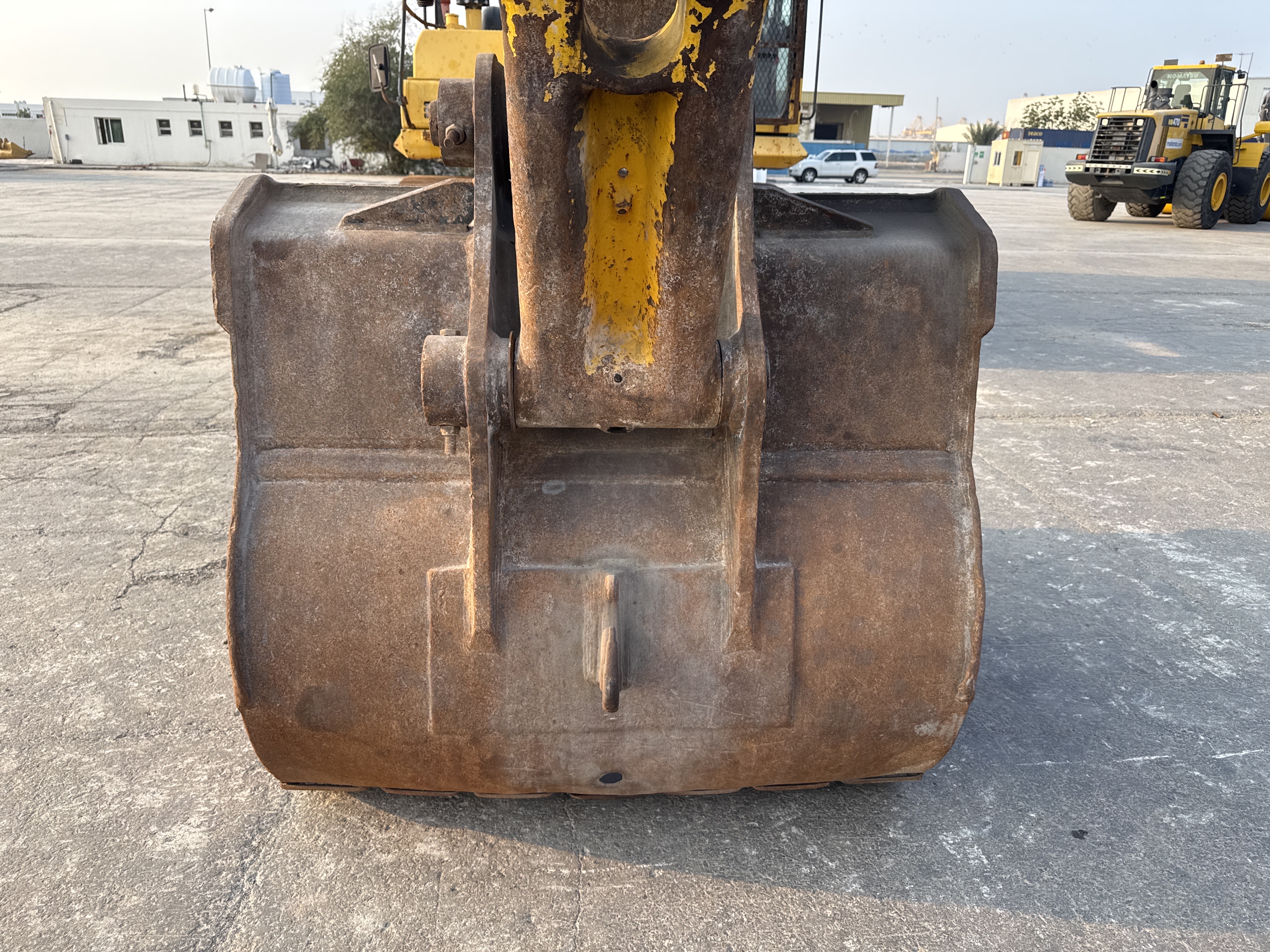 MDX-012-Komatsu-PC350LC-8-Medium-excavators-inspection-Attachment-Excavator-bucket-2