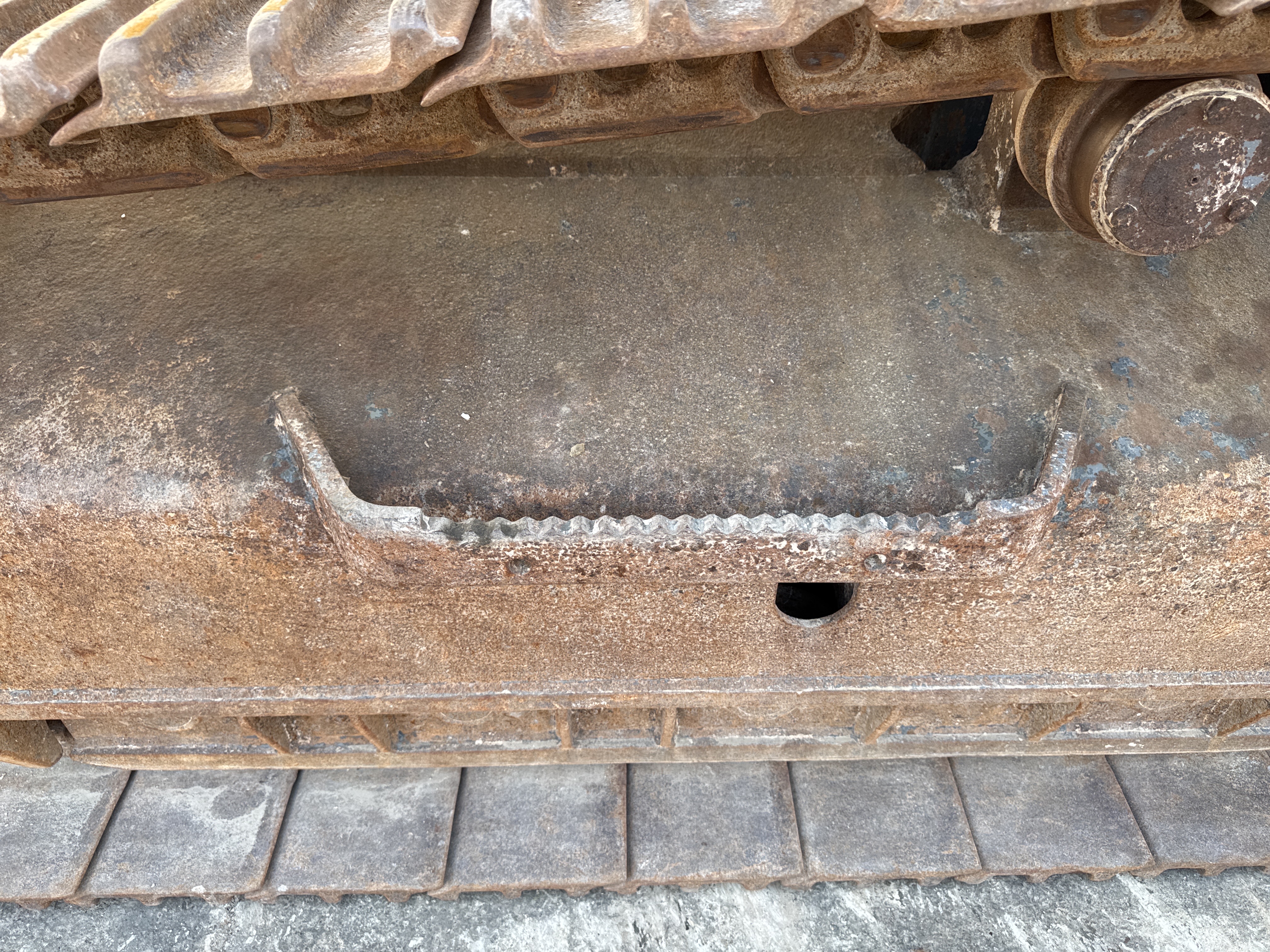 MDX-012-Komatsu-PC350LC-8-Medium-excavators-inspection-Structure-Steps/ladders-2