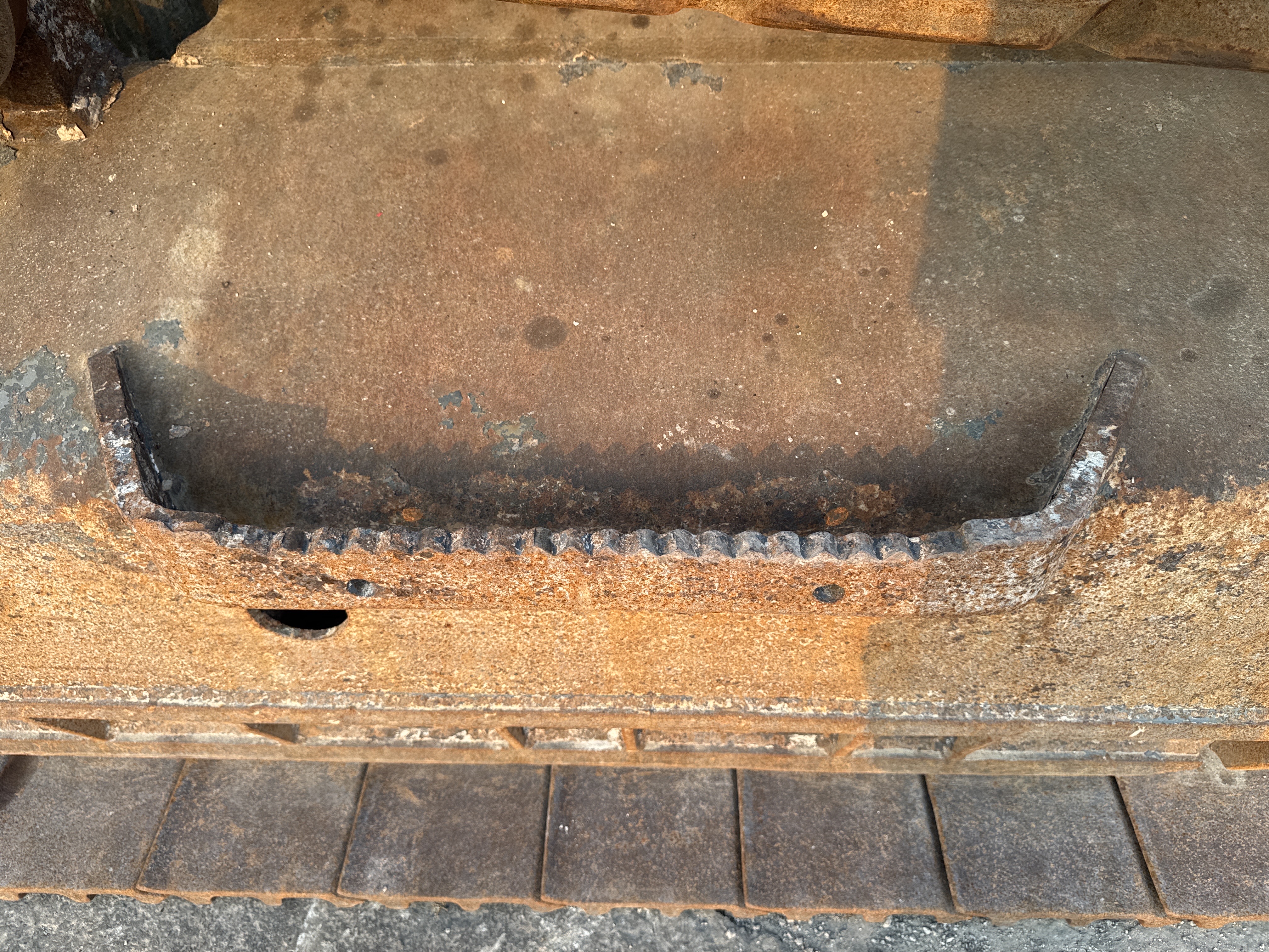 MDX-012-Komatsu-PC350LC-8-Medium-excavators-inspection-Structure-Steps/ladders-2