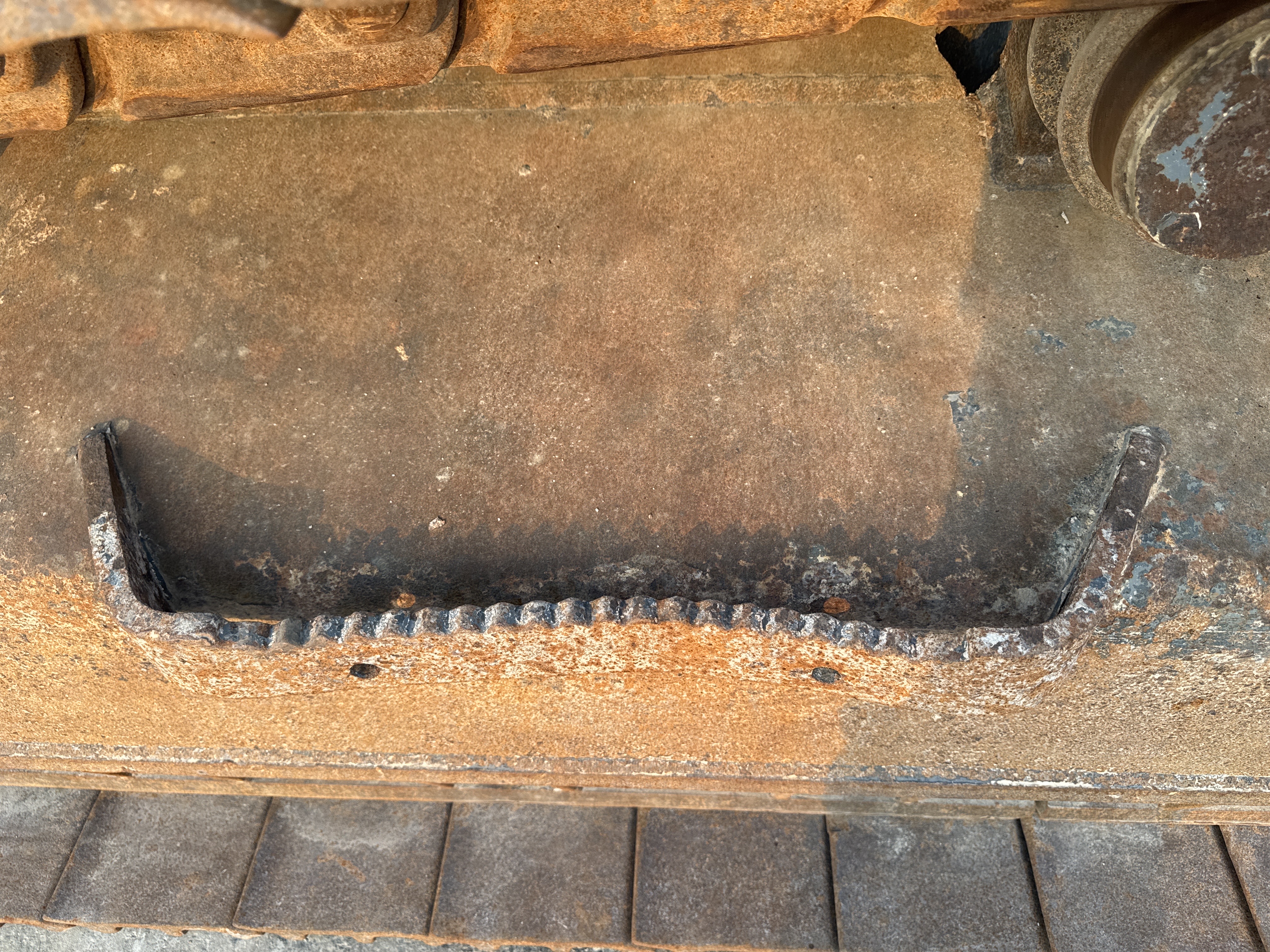 MDX-012-Komatsu-PC350LC-8-Medium-excavators-inspection-Structure-Steps/ladders-2