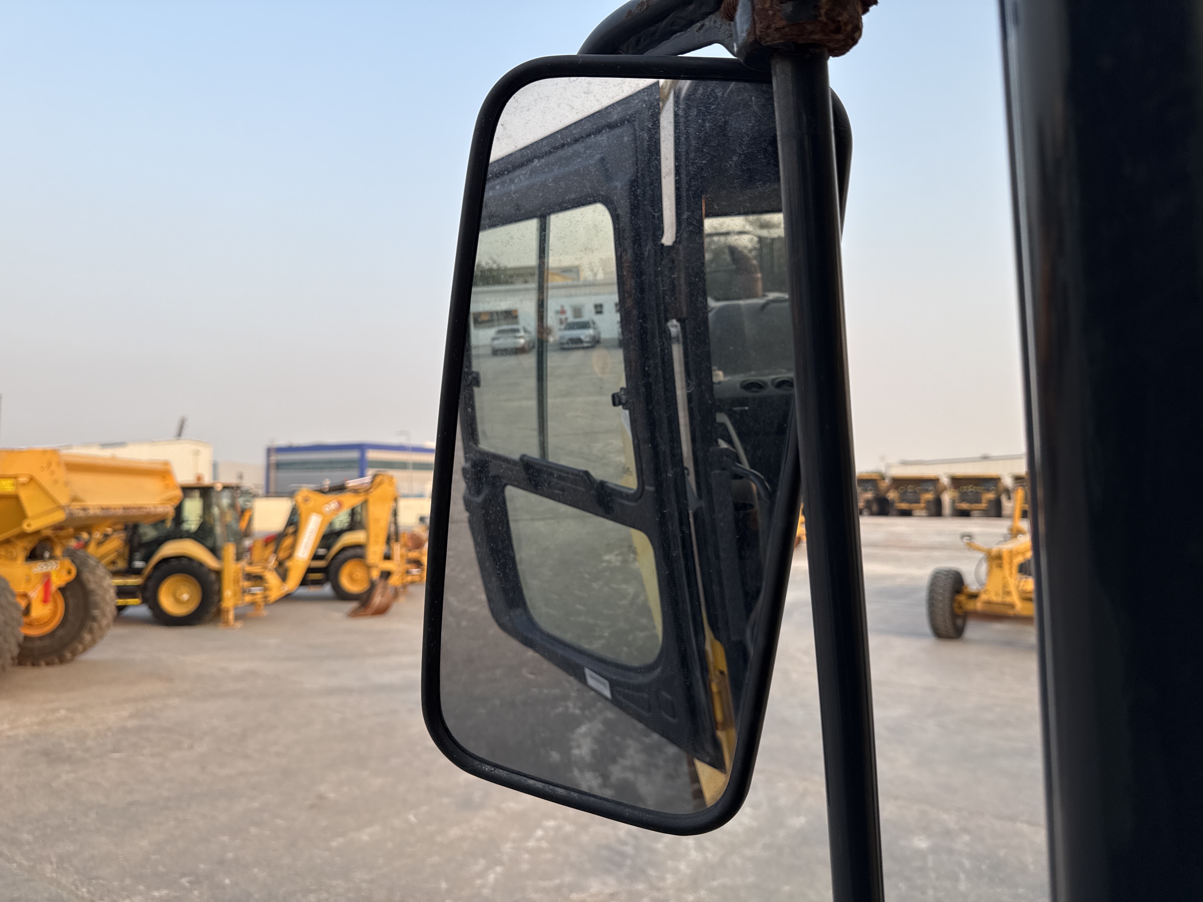 MDX-012-Komatsu-PC350LC-8-Medium-excavators-inspection-Cabin-Mirrors-2