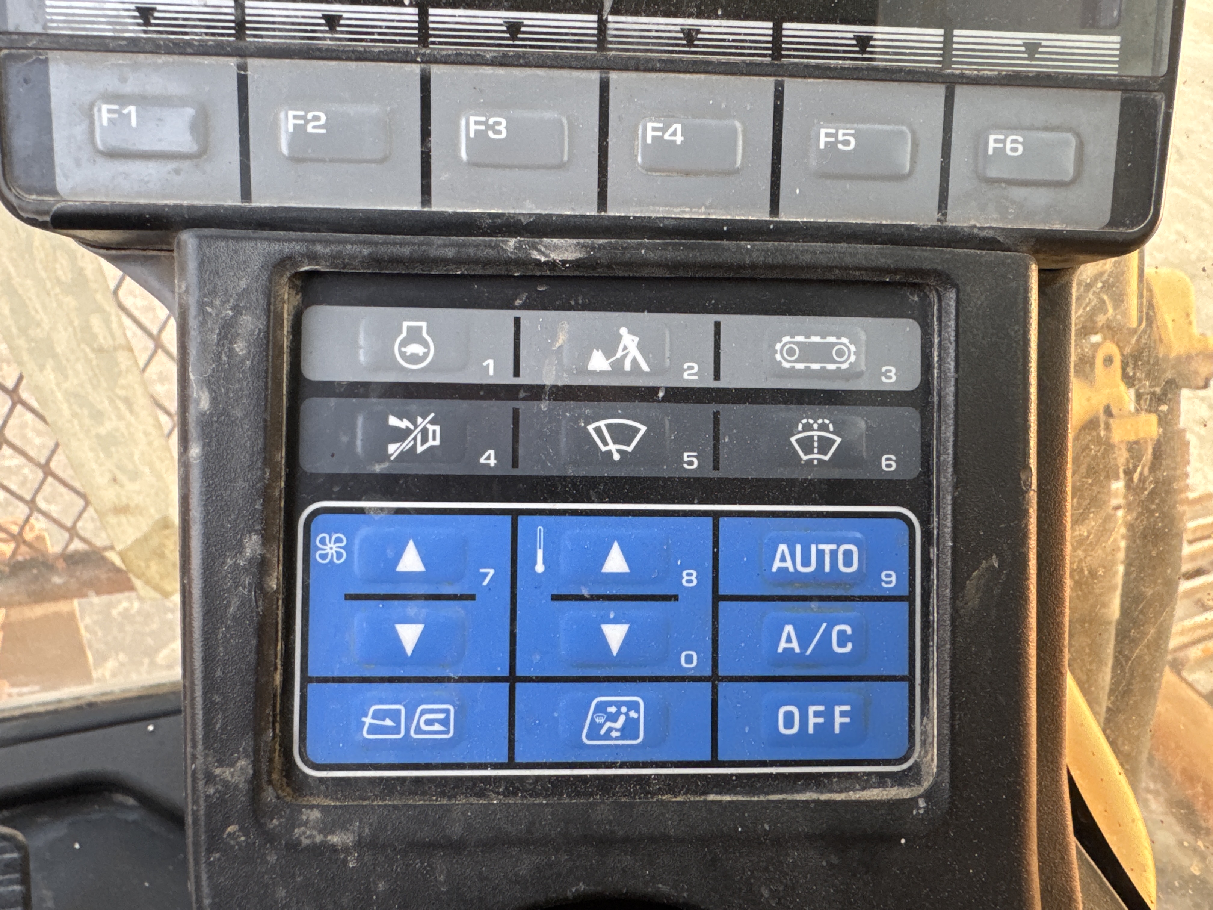 MDX-012-Komatsu-PC350LC-8-Medium-excavators-inspection-Cabin-Electronic-instrument-board-2