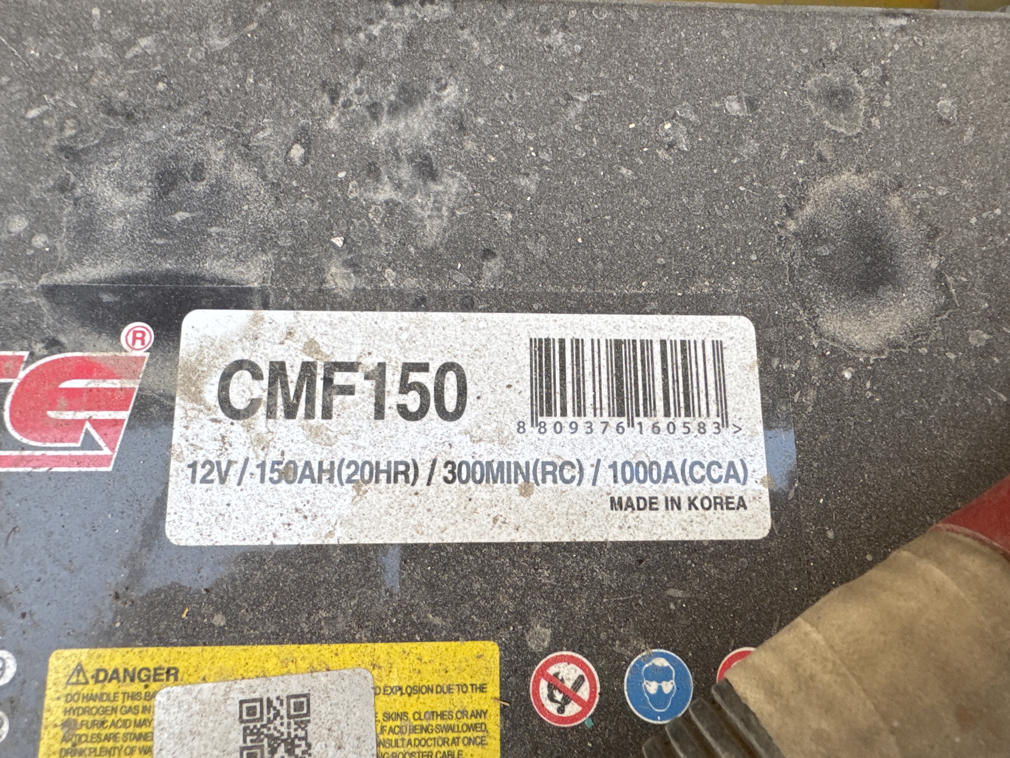 MDX-012-Komatsu-PC350LC-8-Medium-excavators-inspection-Electronics-Battery-2
