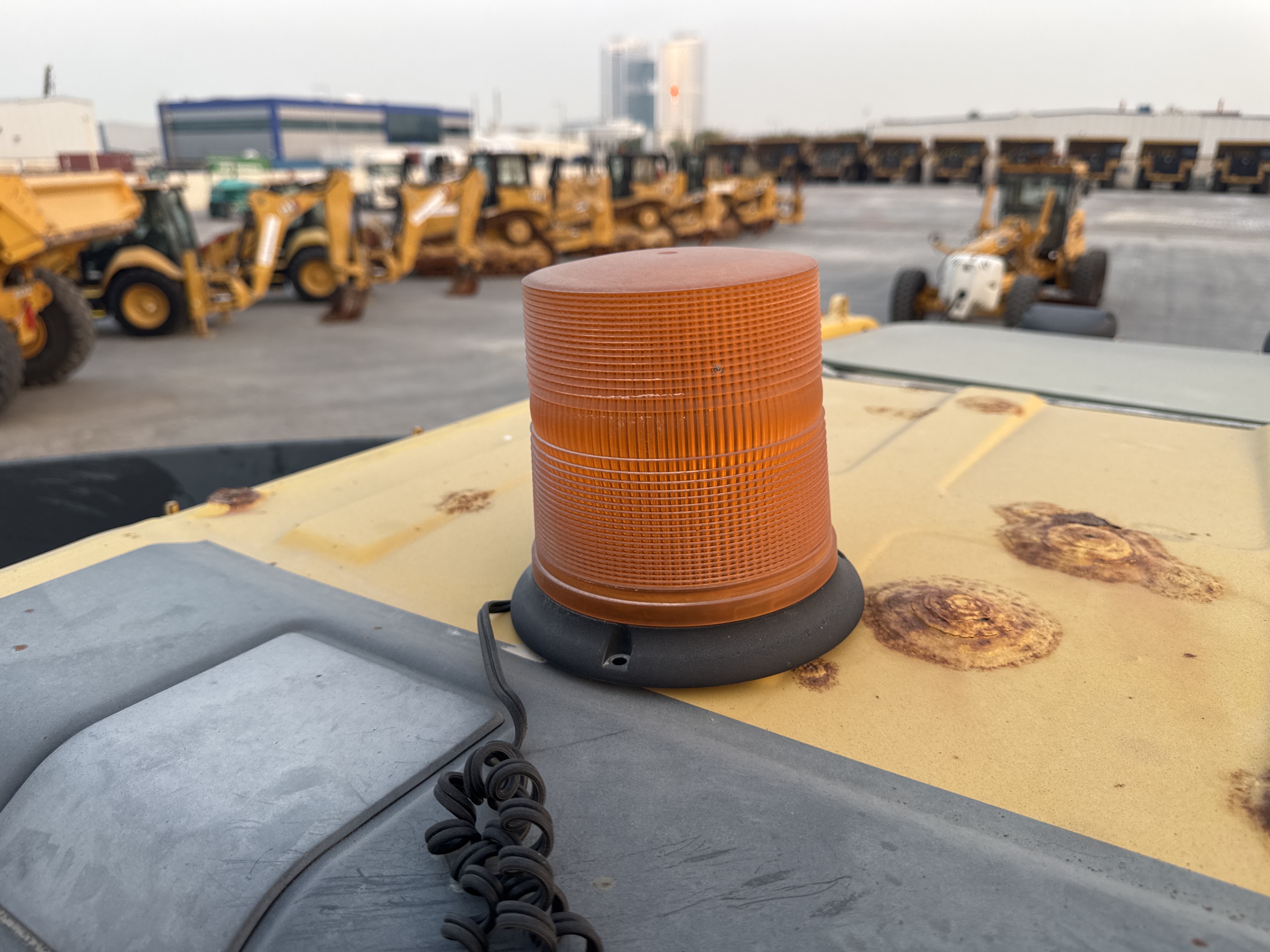 MDX-012-Komatsu-PC350LC-8-Medium-excavators-inspection-Electronics-Lights-and-signals-2