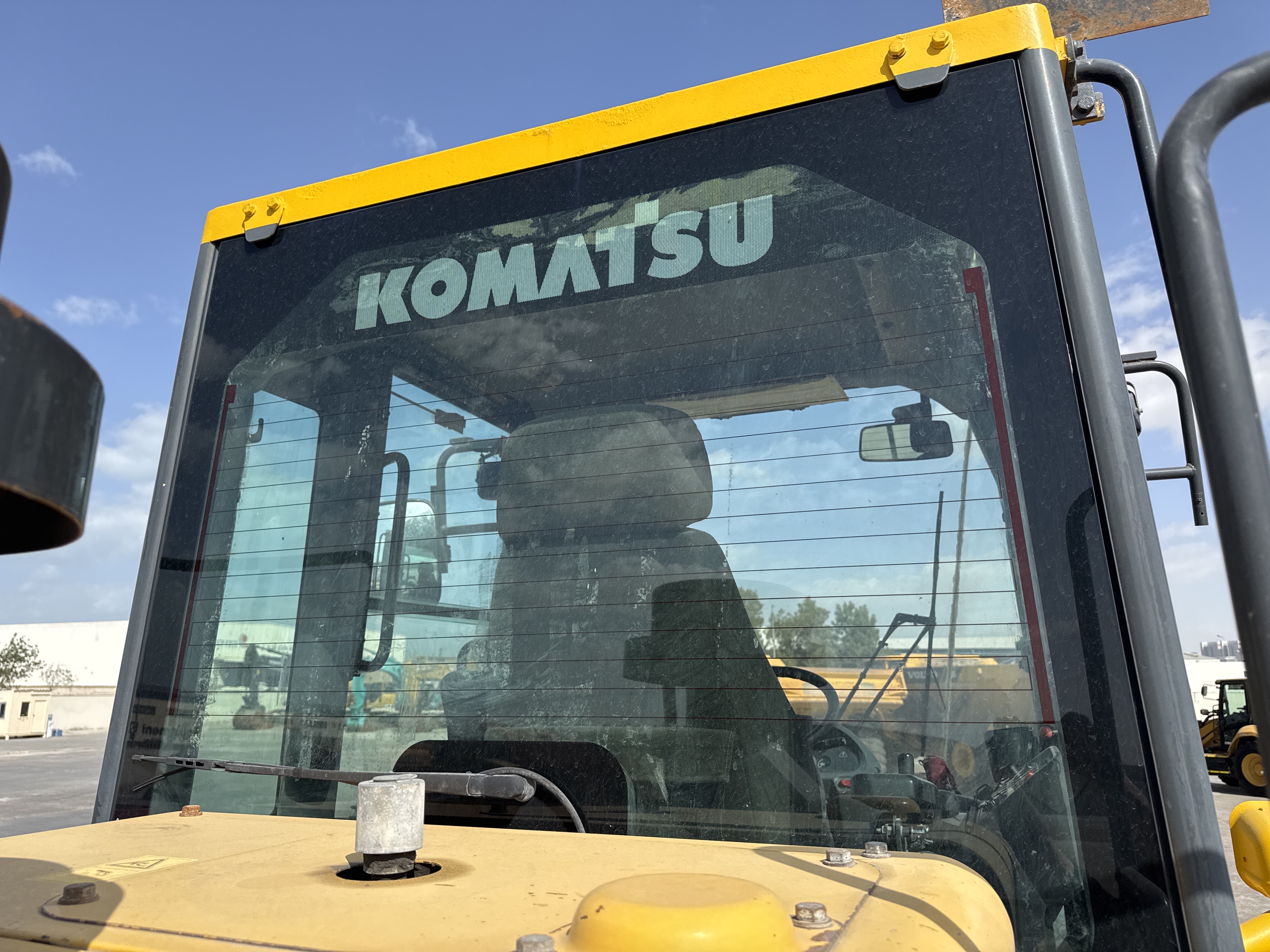WHL-005-Komatsu-WA470-6-Wheel-loaders-inspection-Safety-Glass-2