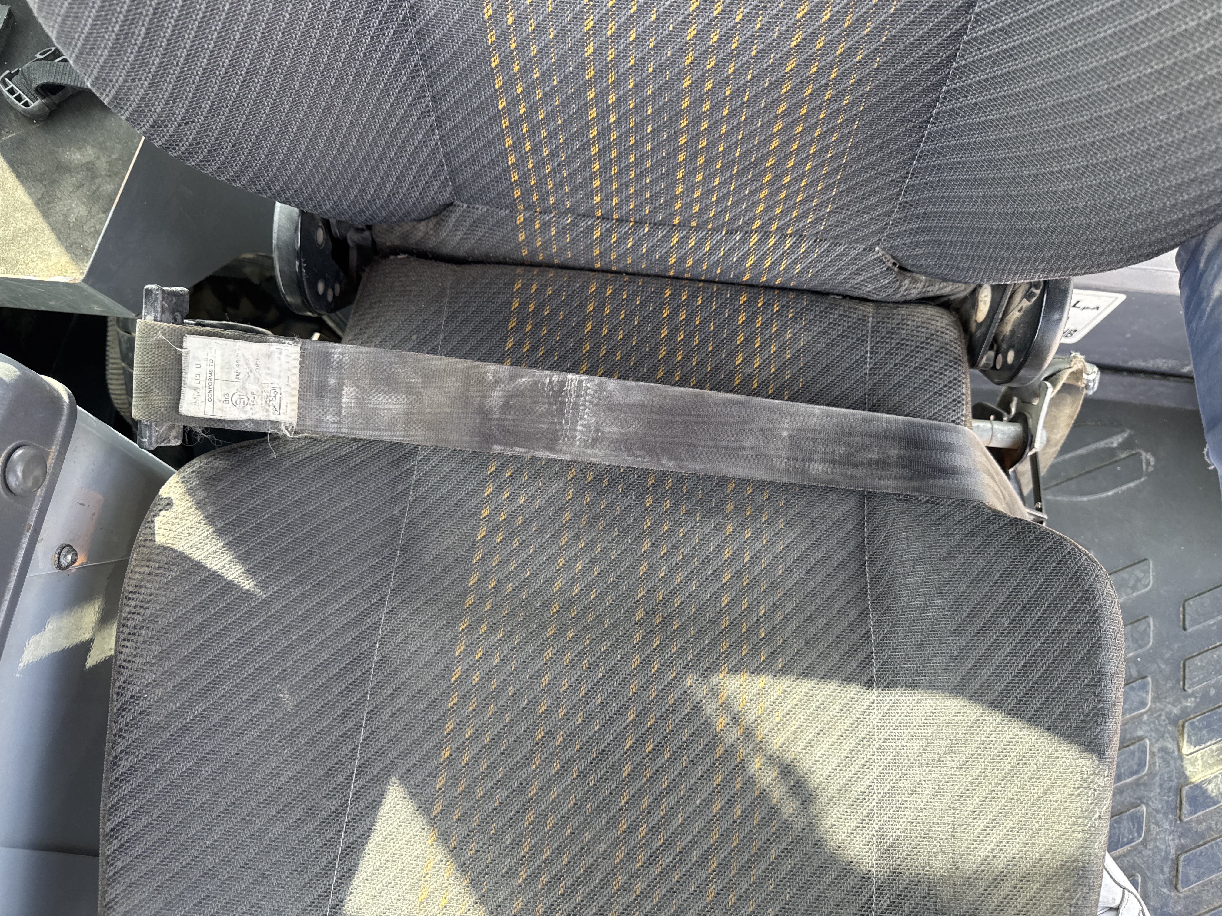 WHL-005-Komatsu-WA470-6-Wheel-loaders-inspection-Safety-Seat-belts-2