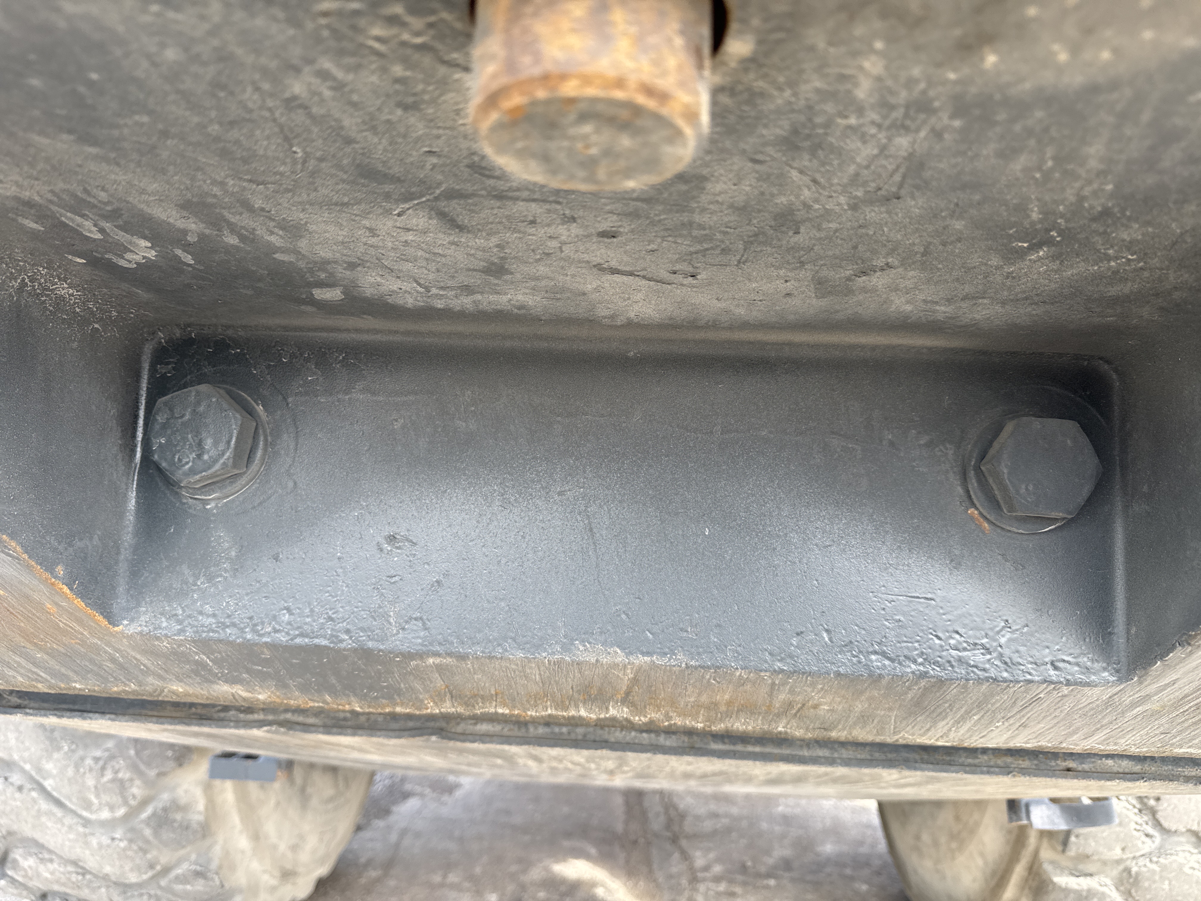 WHL-005-Komatsu-WA470-6-Wheel-loaders-inspection-Safety-Counter-weight-bolts-2