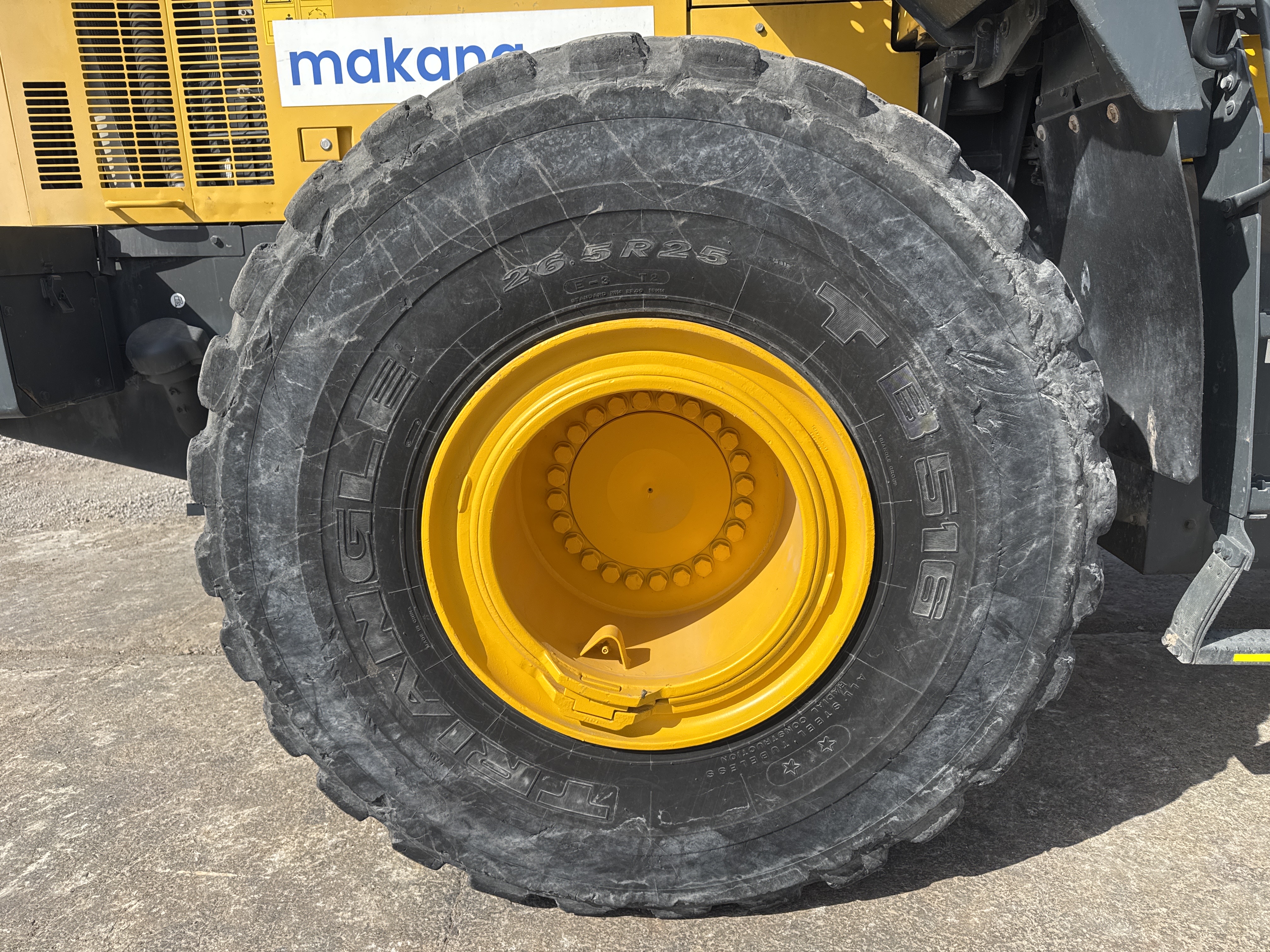 WHL-005-Komatsu-WA470-6-Wheel-loaders-inspection-Chassis-Right-rear-tire-/-wheel-hub---condition-2