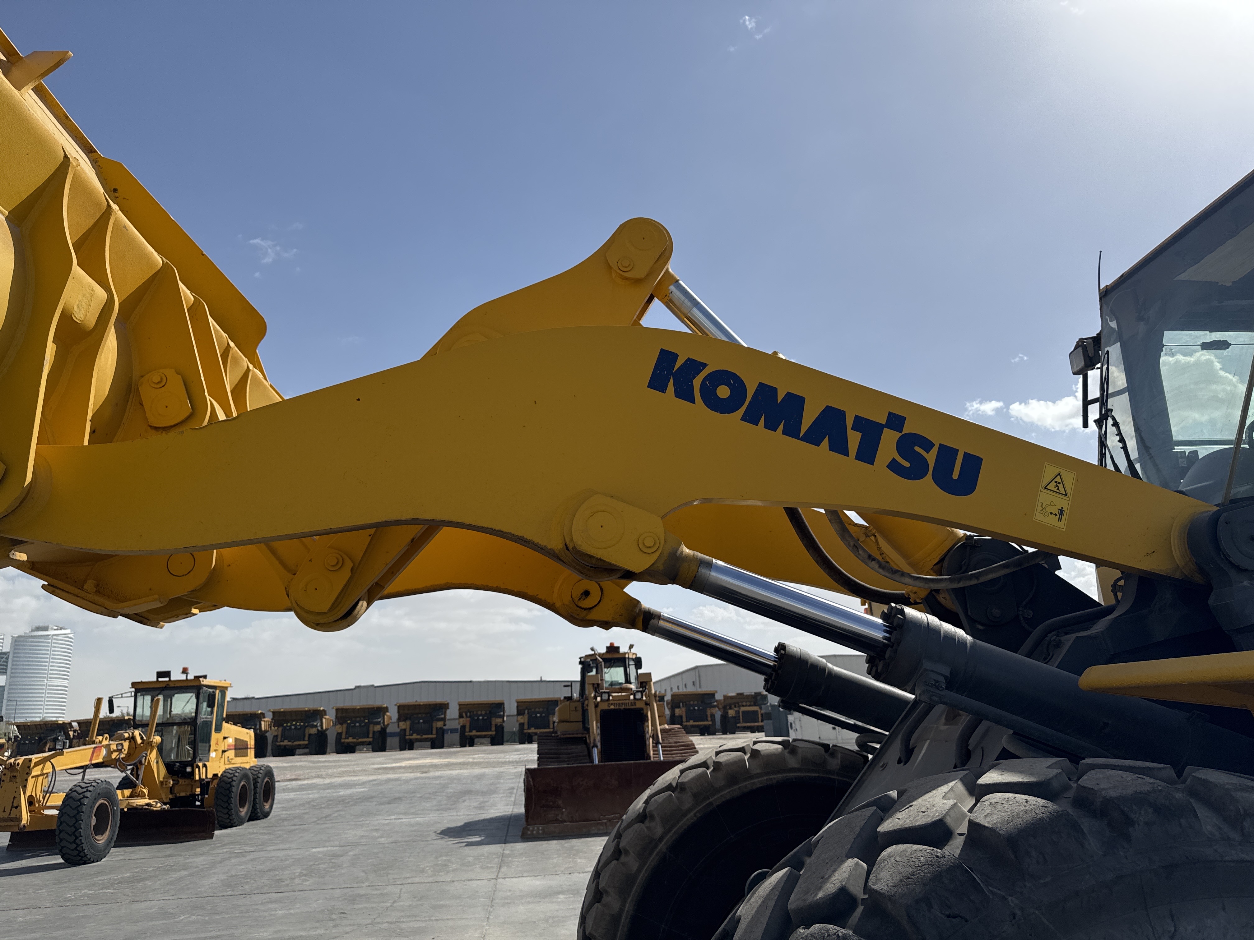 WHL-005-Komatsu-WA470-6-Wheel-loaders-inspection-Chassis-Lift-arm-2