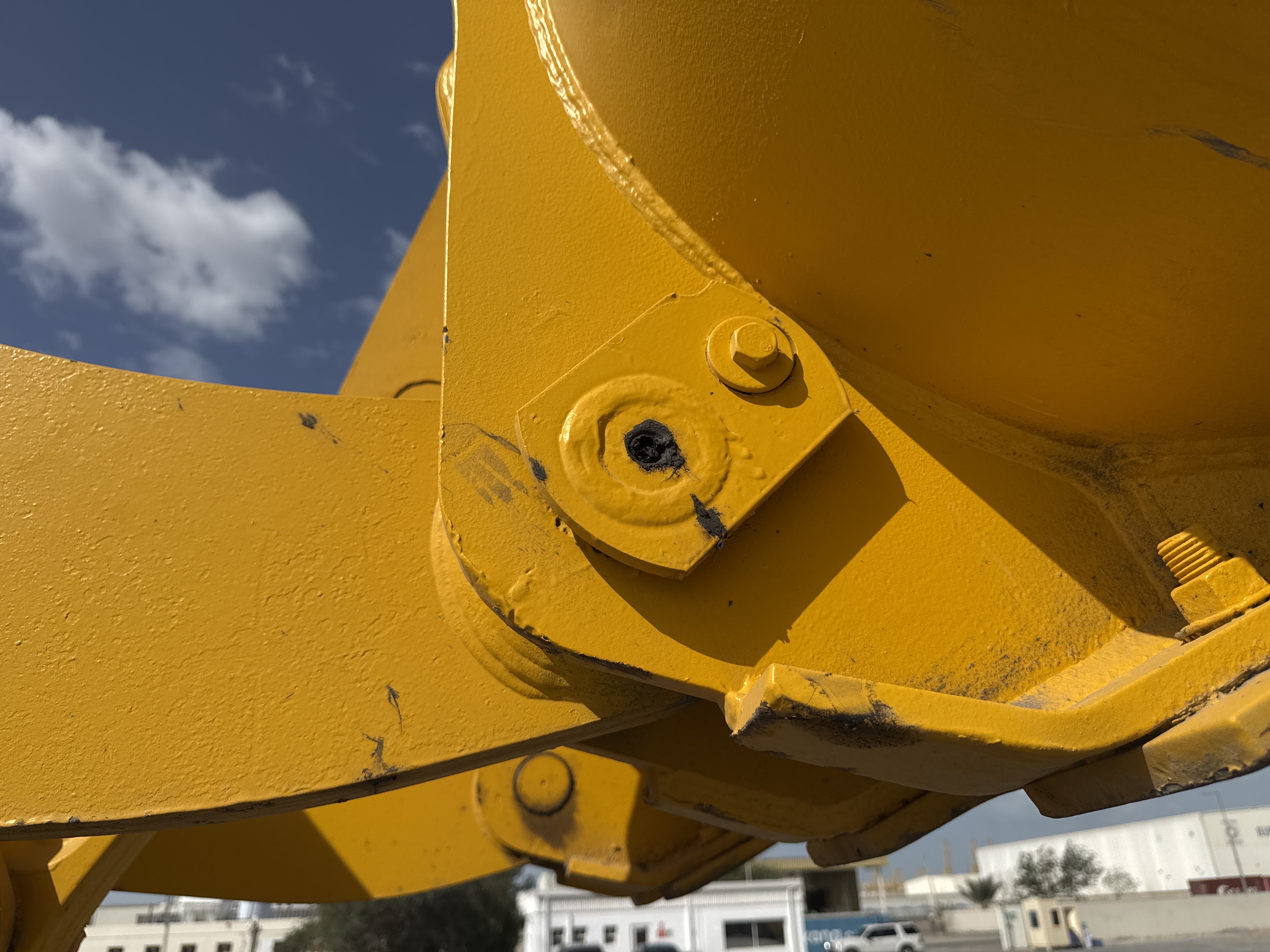 WHL-005-Komatsu-WA470-6-Wheel-loaders-inspection-Chassis-Pins-and-bushings-lift-arm-to-bucket-2
