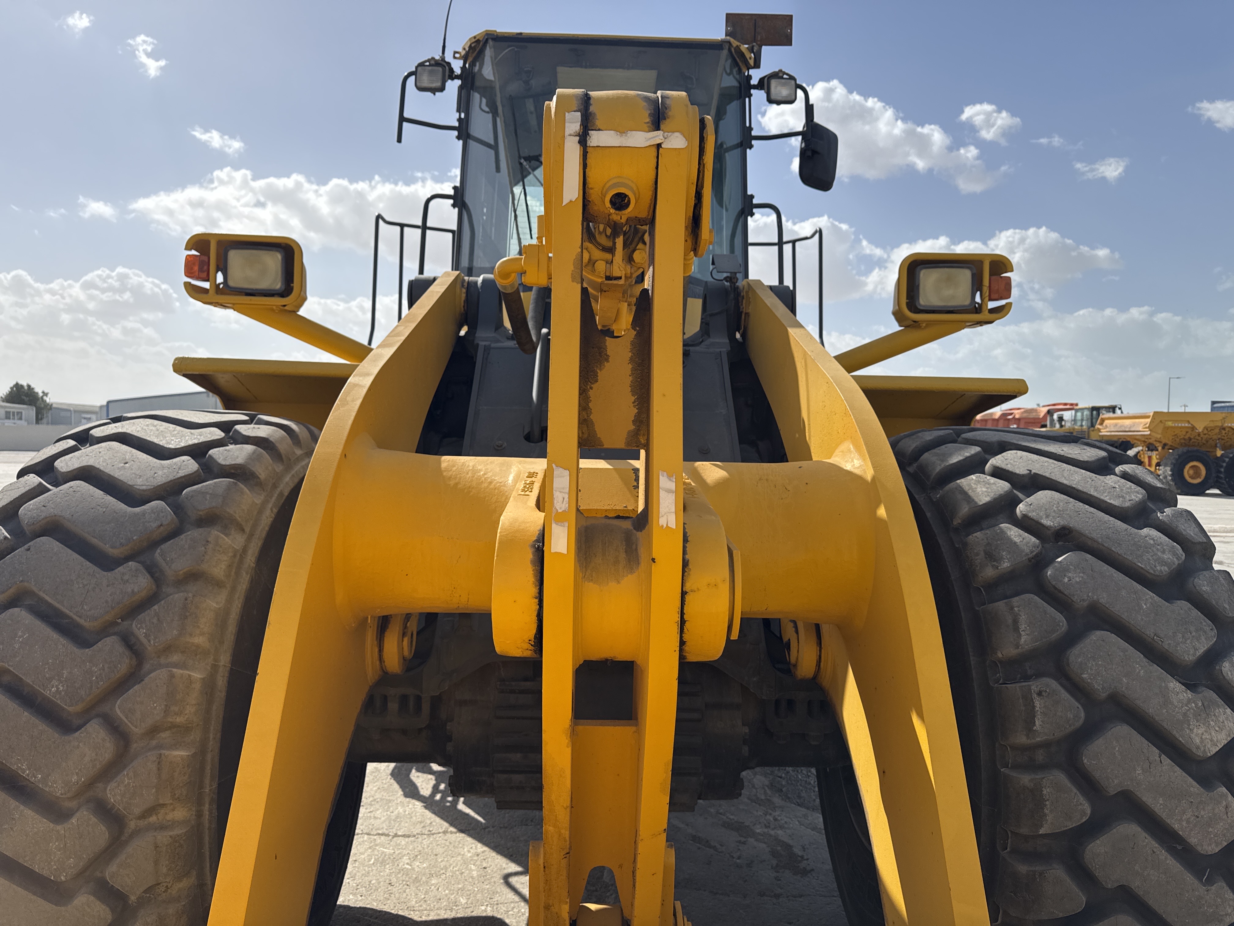 WHL-005-Komatsu-WA470-6-Wheel-loaders-inspection-Structure-Paint-2